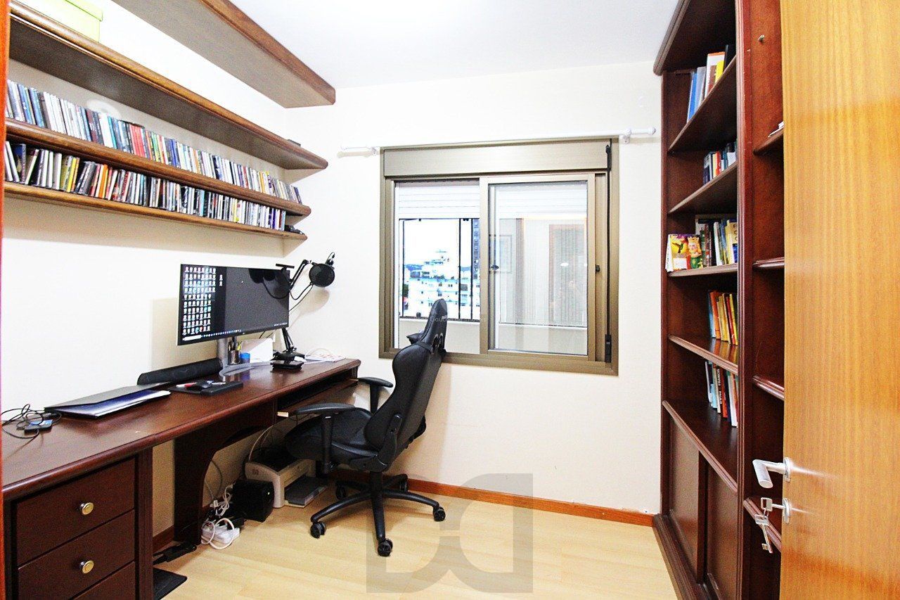Apartamento de três dormitórios, suíte e uma vaga de garagem no bairro Santana — foto 11