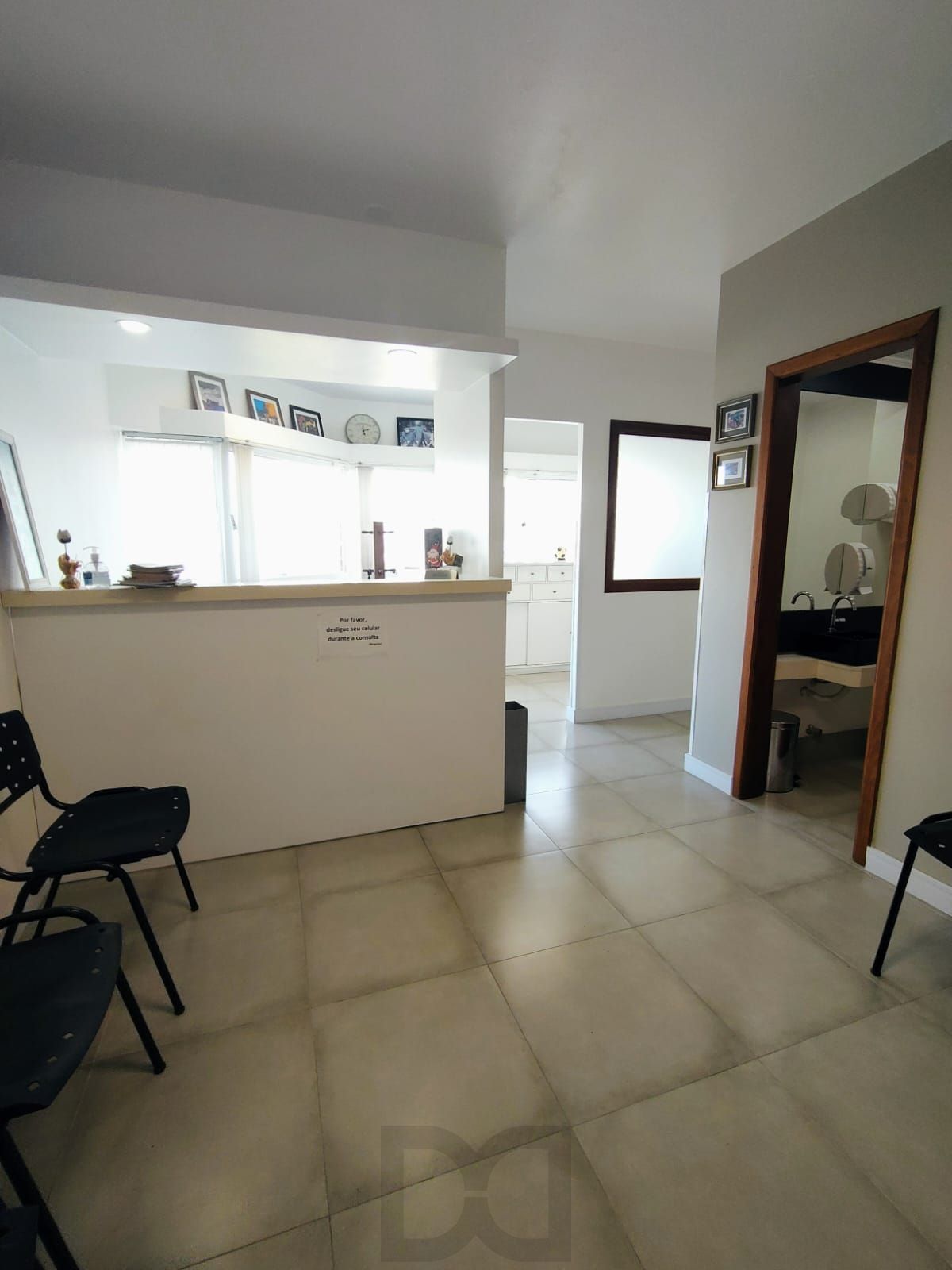 Sala ampla pois é ligada a outra ao lado do Colégio Santa Inês perto do Zaffari. — foto 4