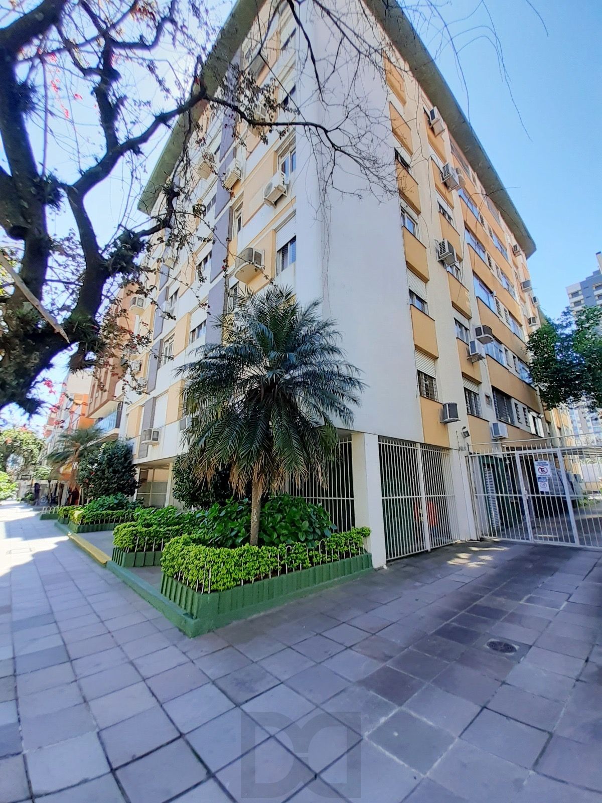 Apartamento de dois quartos no bairro Menino Deus em Porto Alegre — foto 8