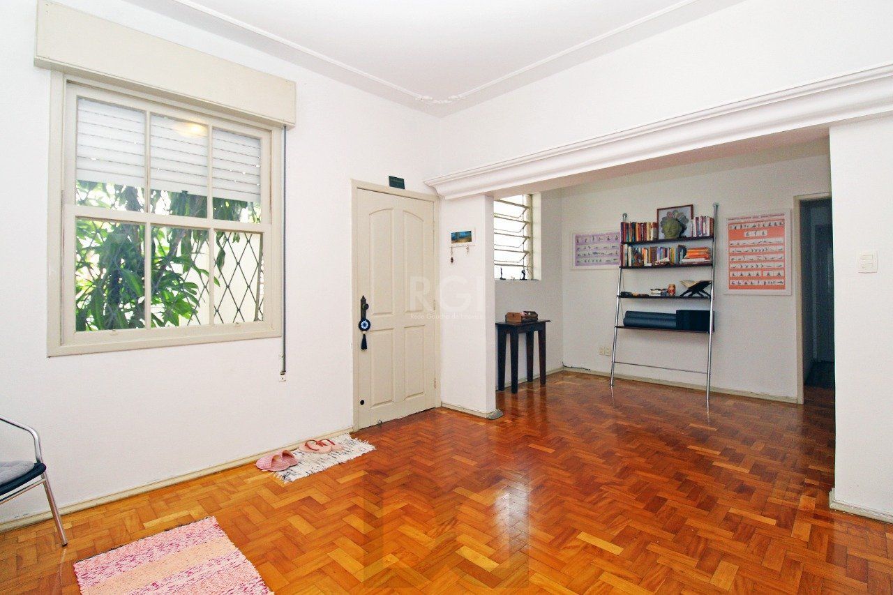Casa para Venda - 464.5m², 3 dormitórios, sendo 1 suites, 3 vagas - Petrópolis — foto 39