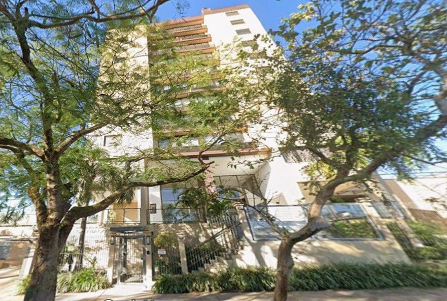 Apartamento Semimobiliado de 2 Quartos, Suíte, 2 Vagas,  à Venda em Porto Alegre — foto 1