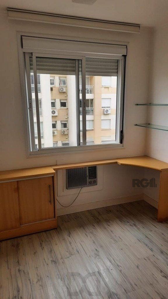 vende no bairro Passo da Areia em Porto Alegre: — foto 48