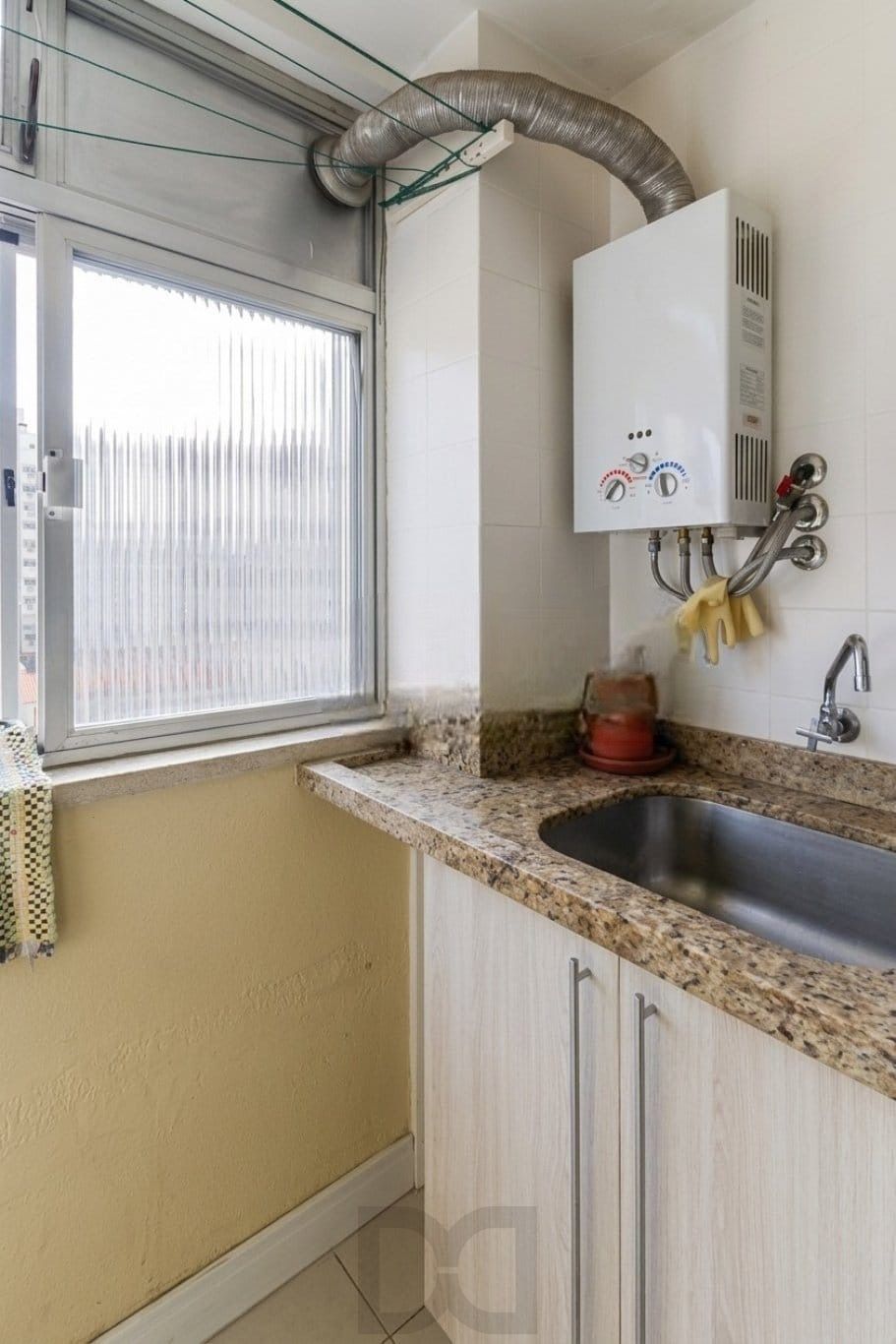 Apartamento de 2 quartos, 2 banheiros, elevador e garagem no bairro Higienópolis — foto 17
