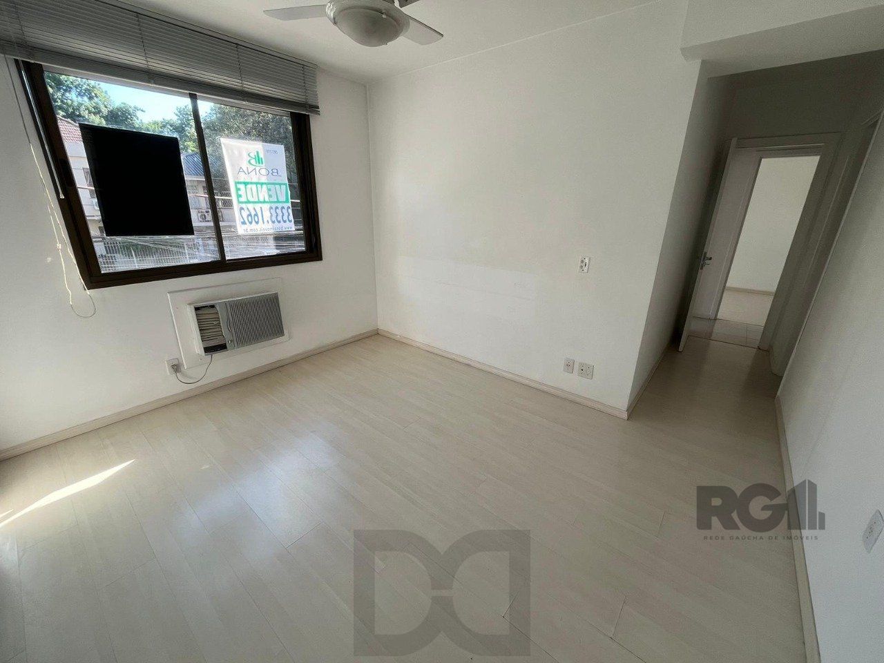 Apartamento de três quartos, suíte, churrasqueira e duas vagas de garagem (box duplo) no bairro Auxiliadora em Porto Alegre. — foto 11