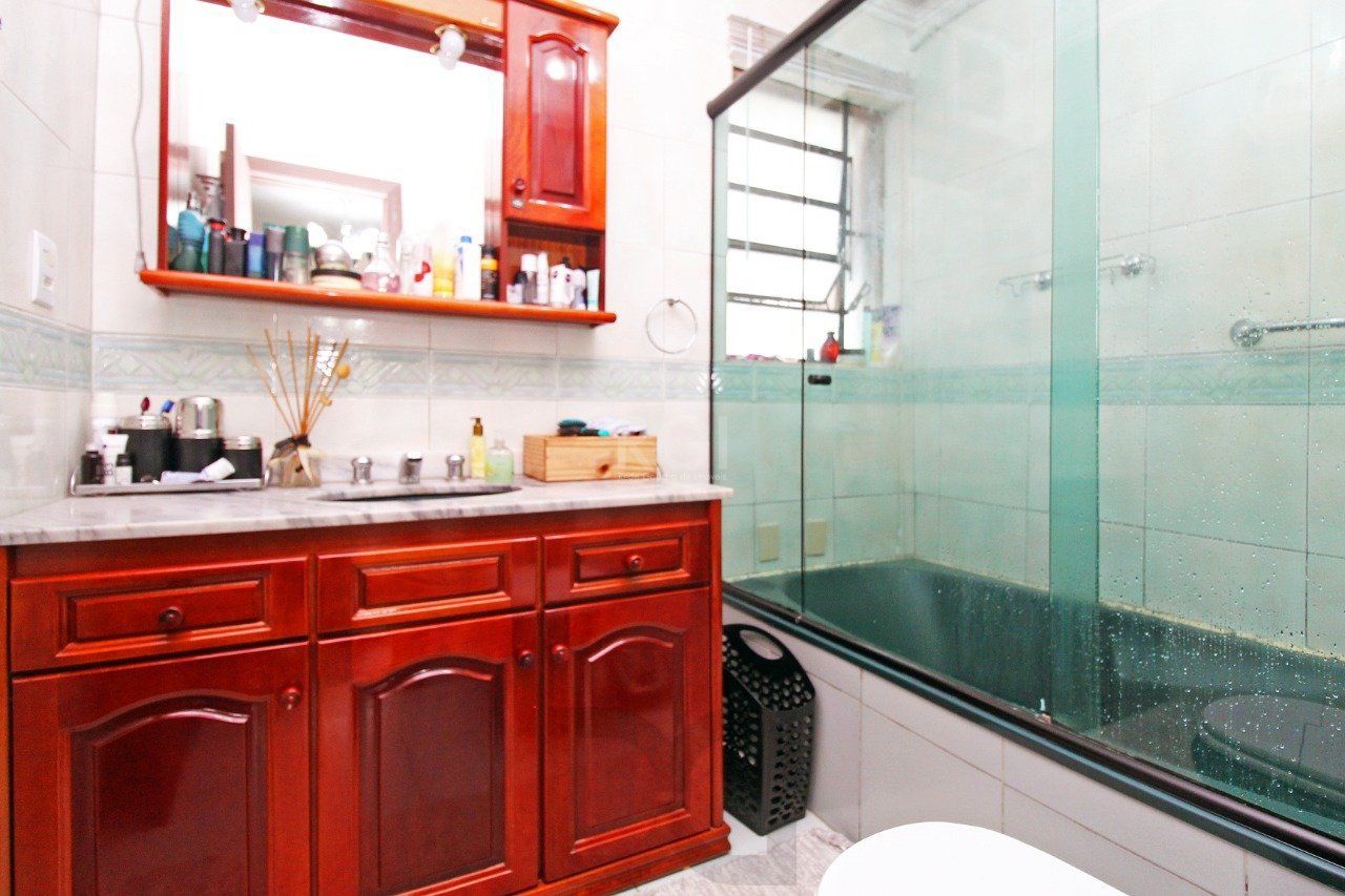Casa para Venda - 464.5m², 3 dormitórios, sendo 1 suites, 3 vagas - Petrópolis — foto 22