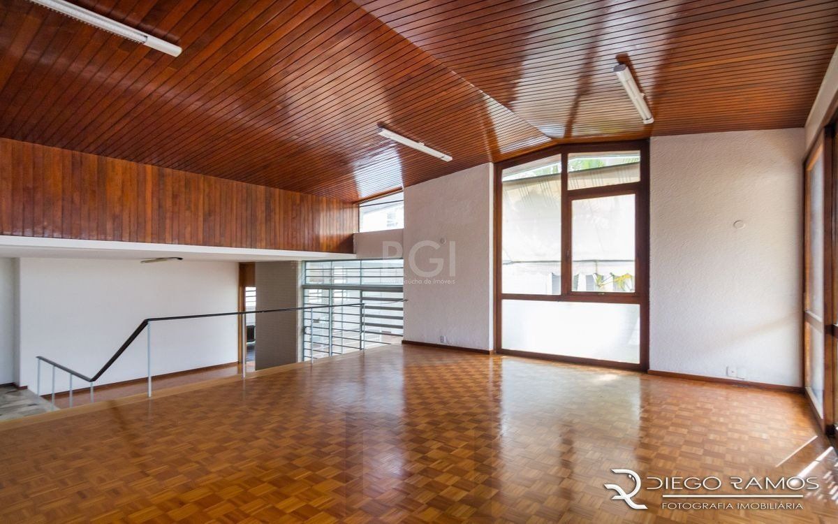 Venda de casa residencial 25,00m x 80,00m- Menino Deus. 4 vagas, 4 dormitórios, sendo 1 suíte, 1 varanda, lareira e churrasqueira. — foto 4