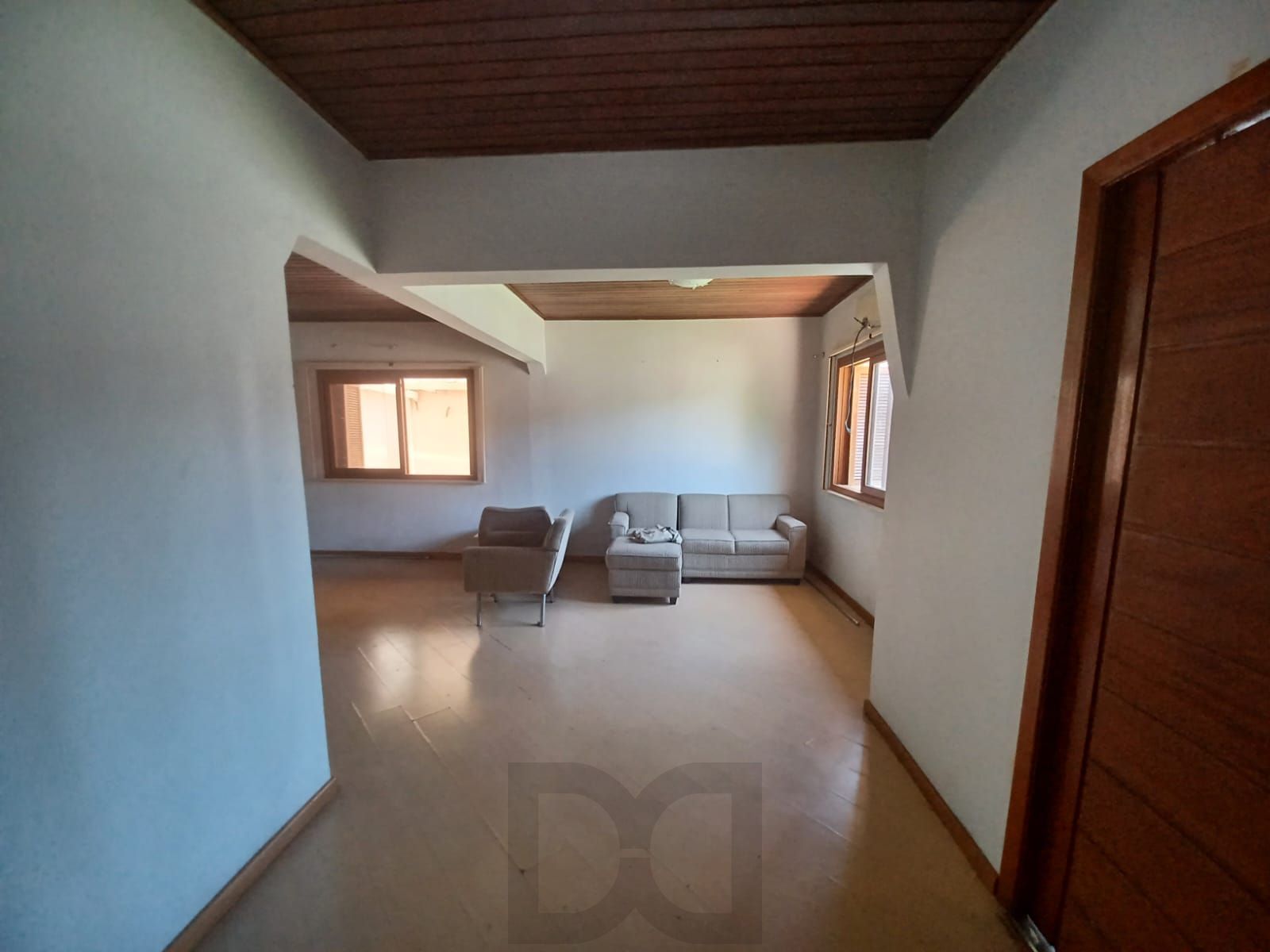 Casa de 3 quartos, suíte e patio no bairro Medianeira em POA — foto 3