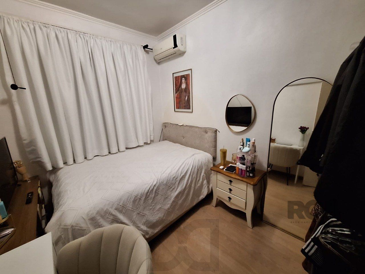 Apartamento de quatro dormitórios e uma vaga de garagem no bairro Bom Fim em Porto Alegre. — foto 15