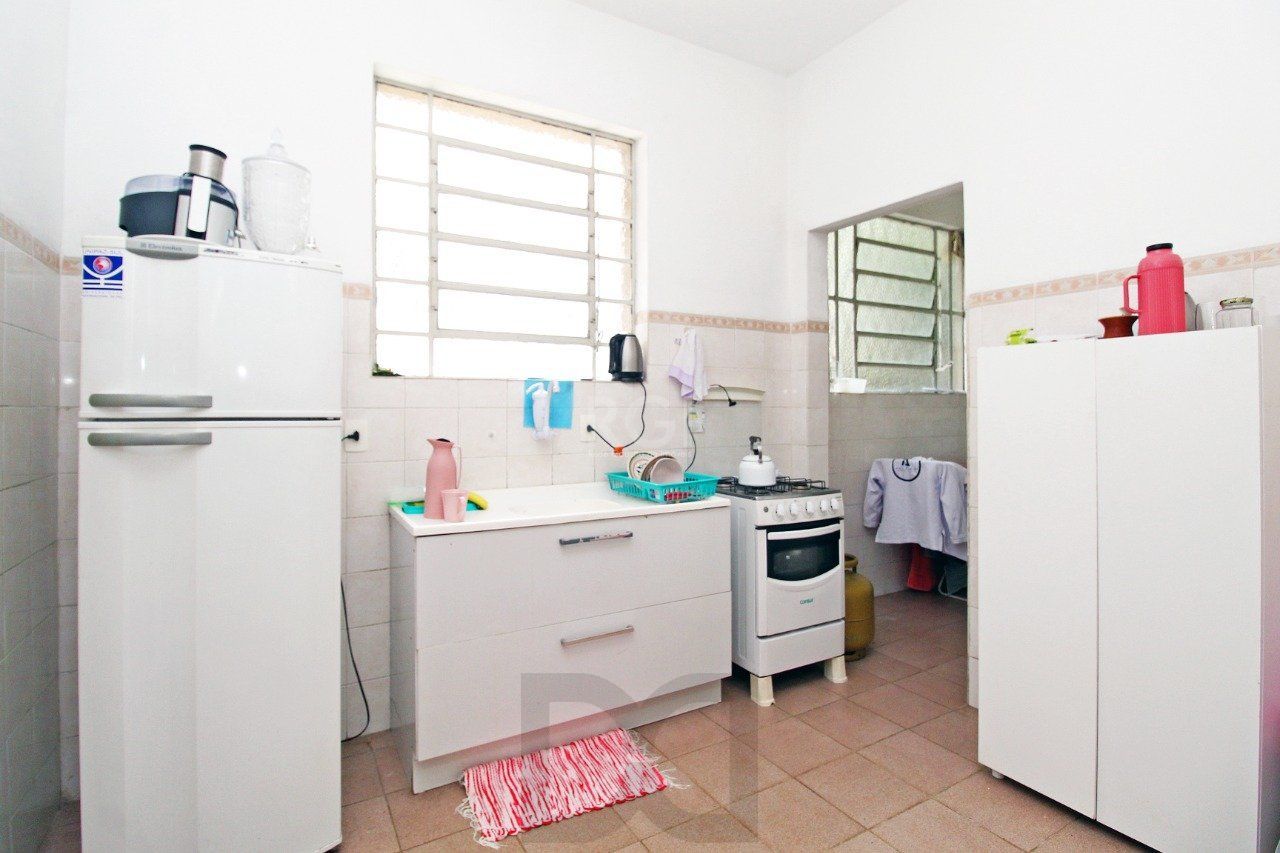 Casa para Venda - 464.5m², 3 dormitórios, sendo 1 suites, 3 vagas - Petrópolis — foto 32