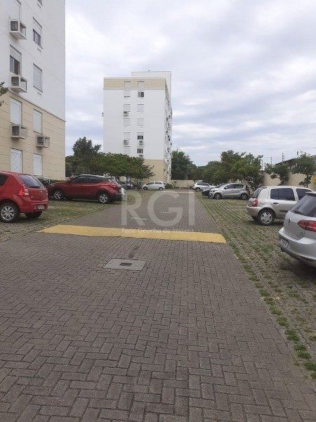 Apartamento 2 dormitórios e 1 vaga de garagem escriturada, no bairro Cristal — foto 3