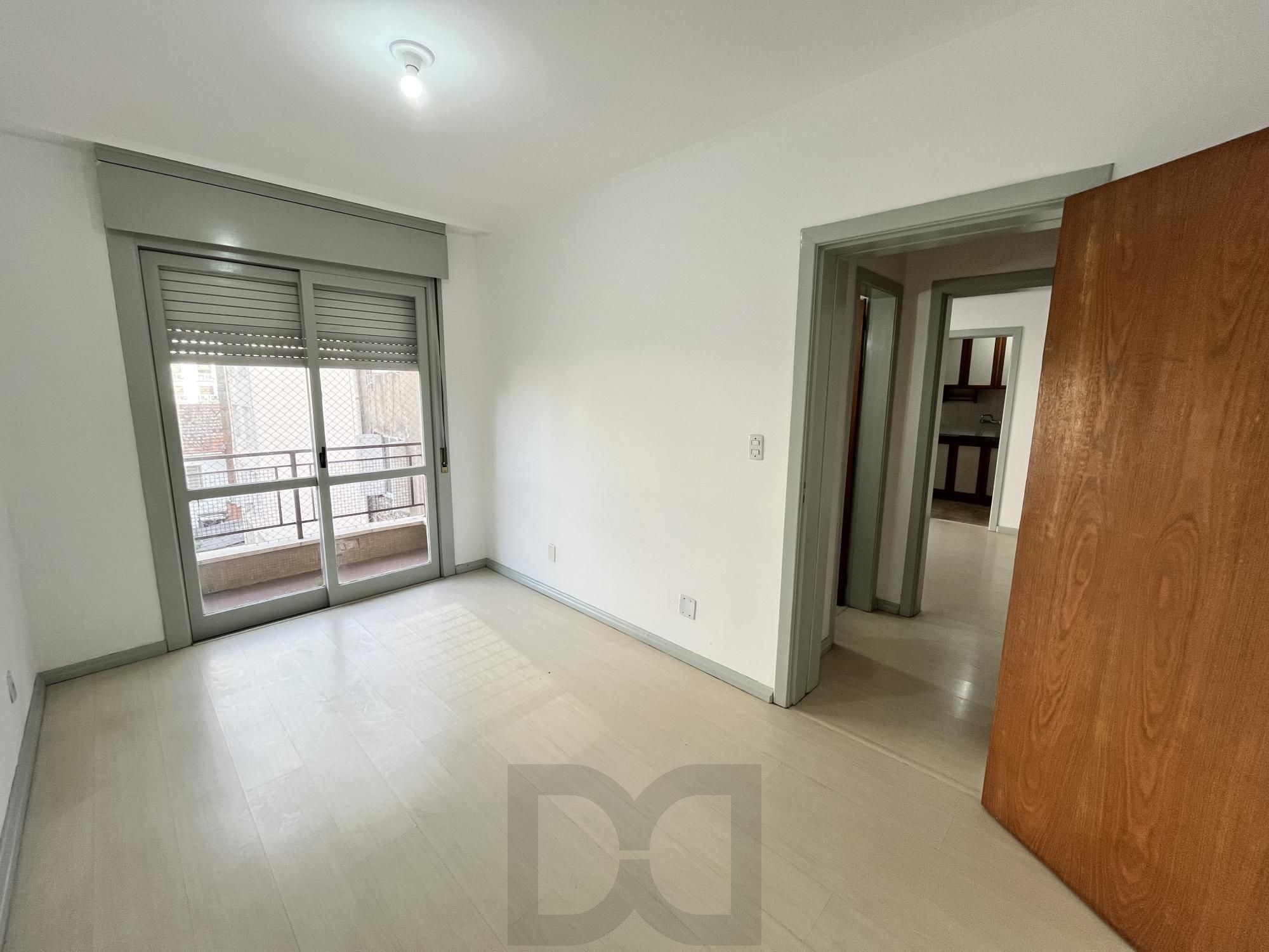 Apartamento de 1 quarto, 2 sacadas e 1 vaga de garagem no bairro Farroupilha POA — foto 9