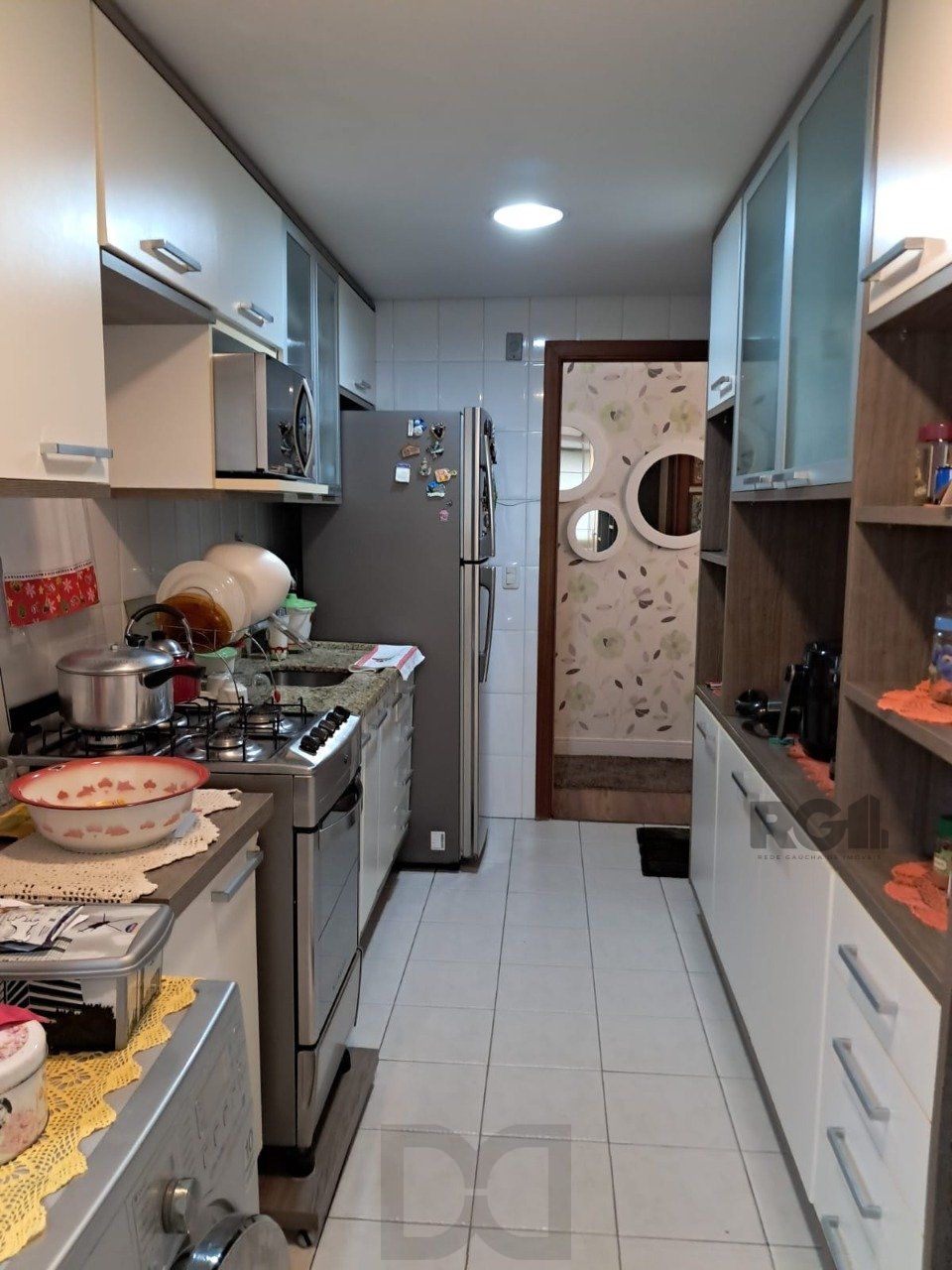 Apartamento de dois quartos, suíte e uma vaga de garagem no bairro Santana em Porto Alegre. — foto 23