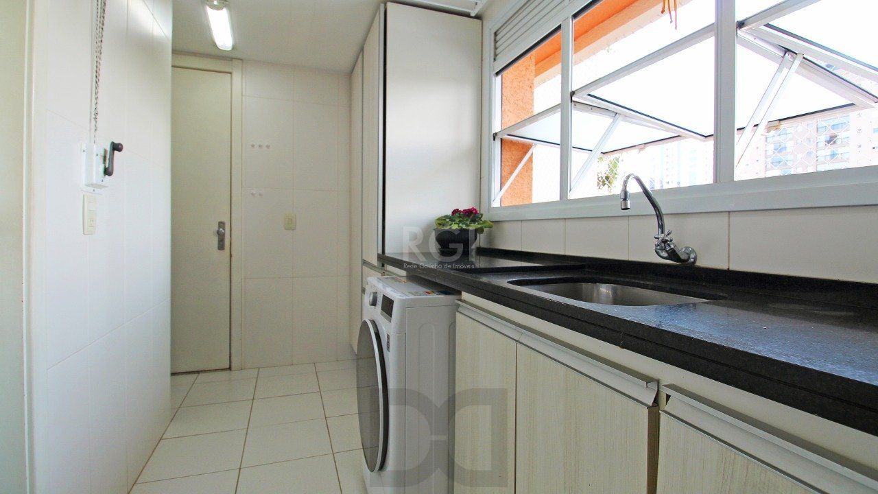Apartamento com três (3) dormitórios, três (3) suítes sendo uma (1) suíte master e quatro (4) vagas de garagem com dois (2) depósitos próximo ao shopping Iguatemi, no Condomínio Cipriani Nuova Archit — foto 29
