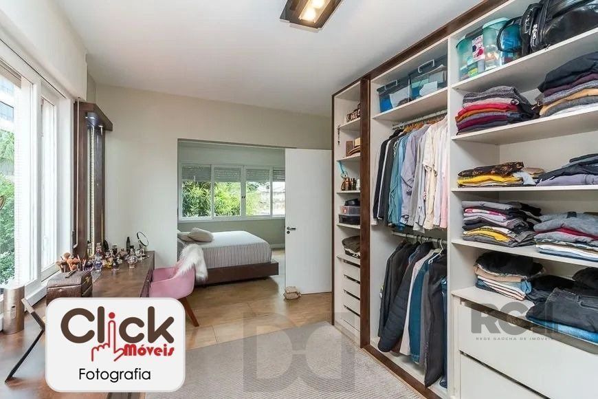 Apartamento 4 dormitórios, sendo 1 suíte, 193 m² de área privativa e 2 vaga(s) de garagem. Localizado na Rua/Av. Carlos Gomes, no bairro Auxiliadora em Porto Alegre. — foto 24