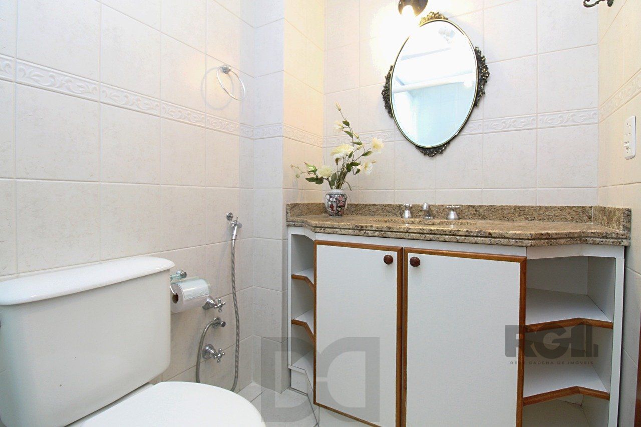 Apartamento de 3 dormitórios, suíte e 2 vagas de garagem no bairro Petrópolis em Porto Alegre — foto 11