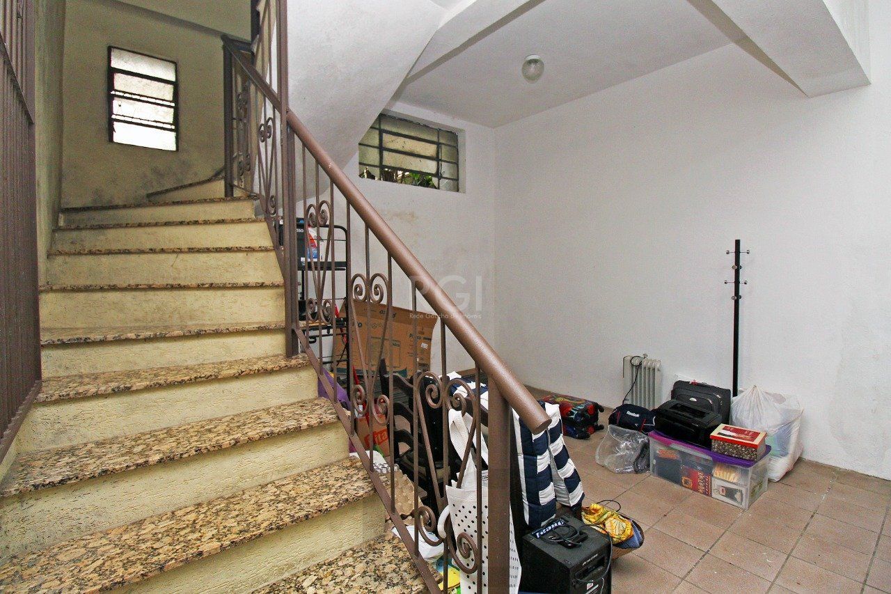 Casa para Venda - 464.5m², 3 dormitórios, sendo 1 suites, 3 vagas - Petrópolis — foto 29