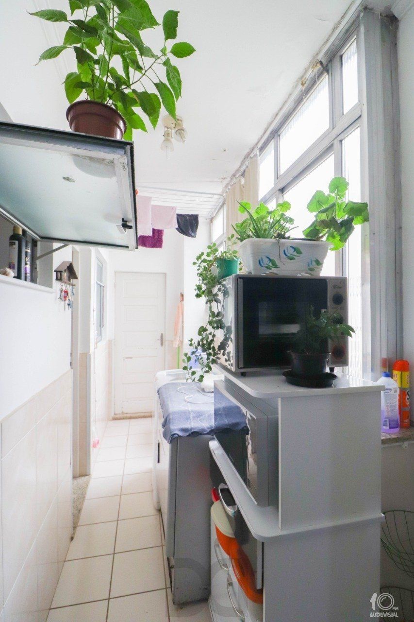 Apartamento á venda com 3 dormitórios com 1 suíte com sacada + 2 sacadas na sala e living, 233,85M² e 1 vaga de garagem escriturada e coberta, no Bairro Independência em Porto Alegre. — foto 38