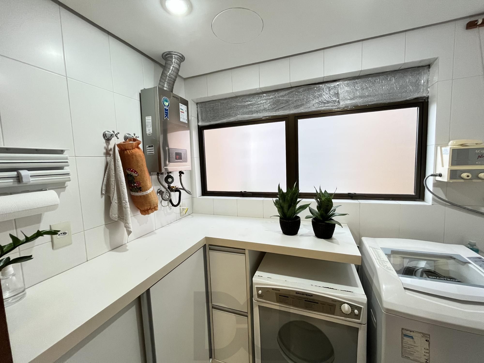 Apartamento de 3 quartos, suíte e 4 vagas de garagem no bairro Rio Branco em POA — foto 14