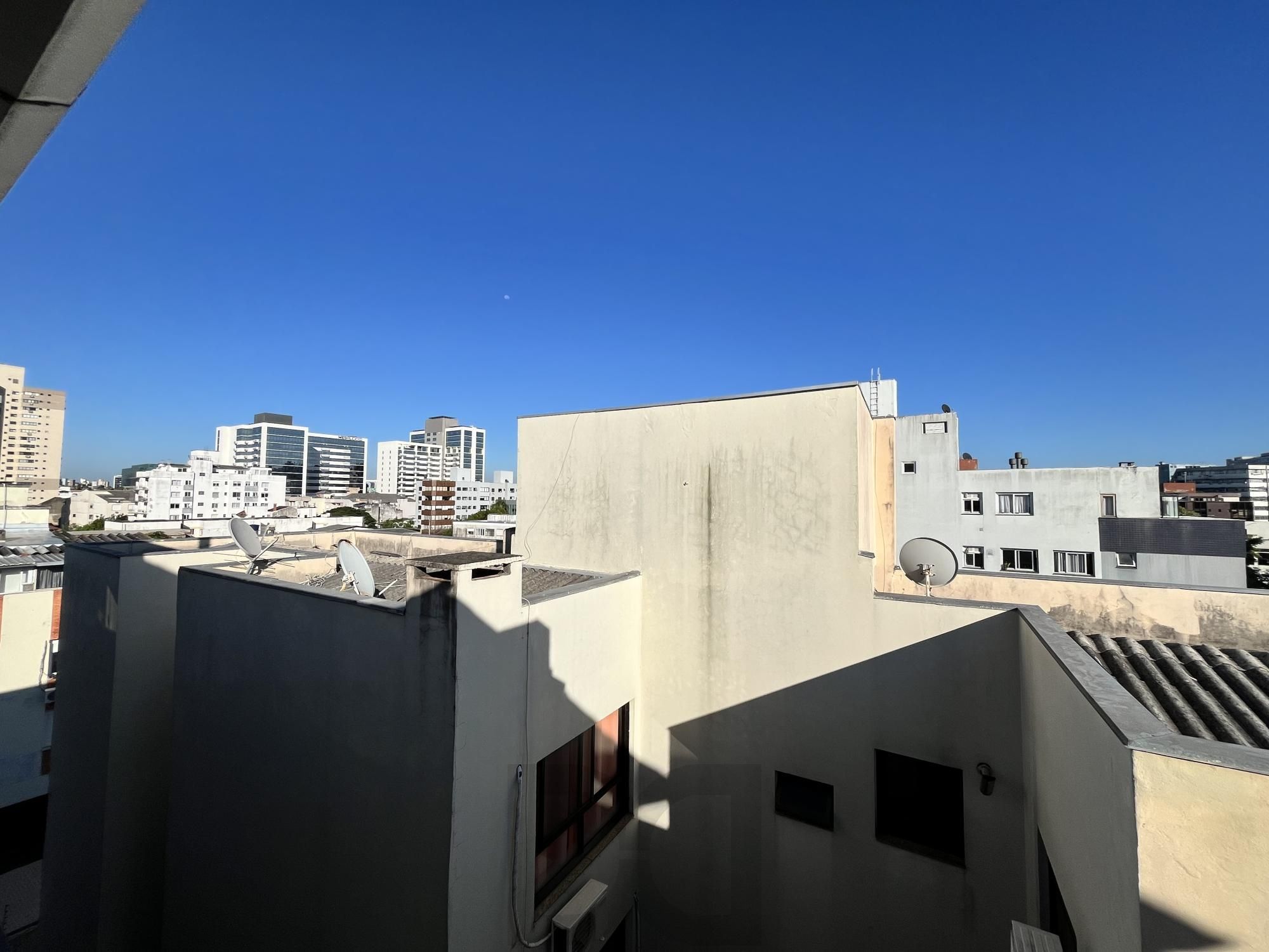 Apartamento de 2 quartos, suíte e 1 vaga de garagem no bairro Santana em POA/RS — foto 11