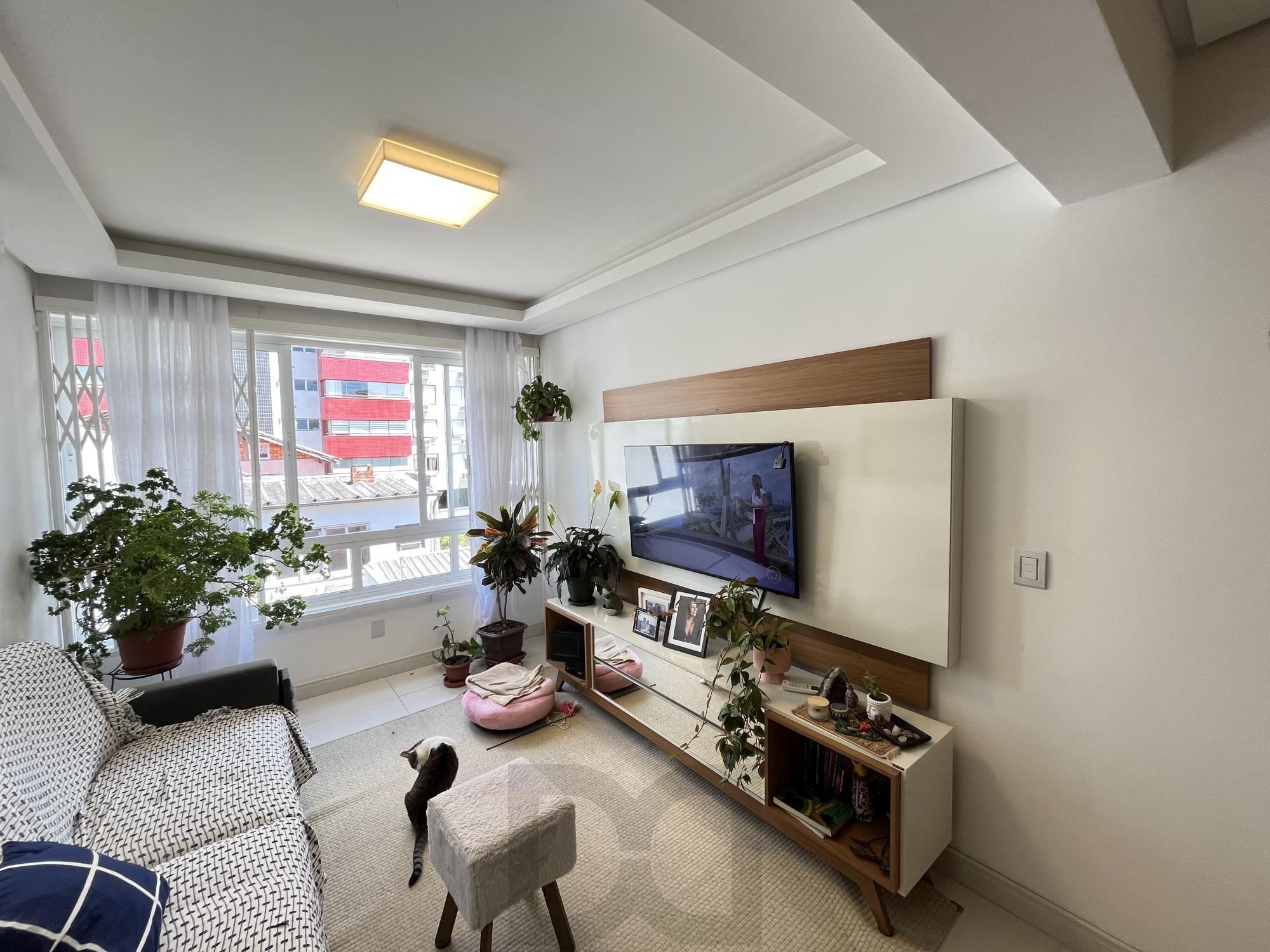 Apartamento de 2 quartos, suíte e 1 vaga de garagem no bairro Santana em POA/RS — foto 5
