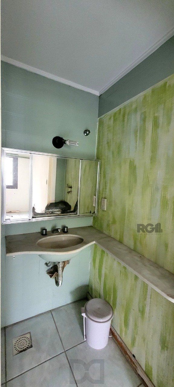 Apartamento amplo com dois dormitórios no bairro Rio Branco em Porto Alegre. — foto 5