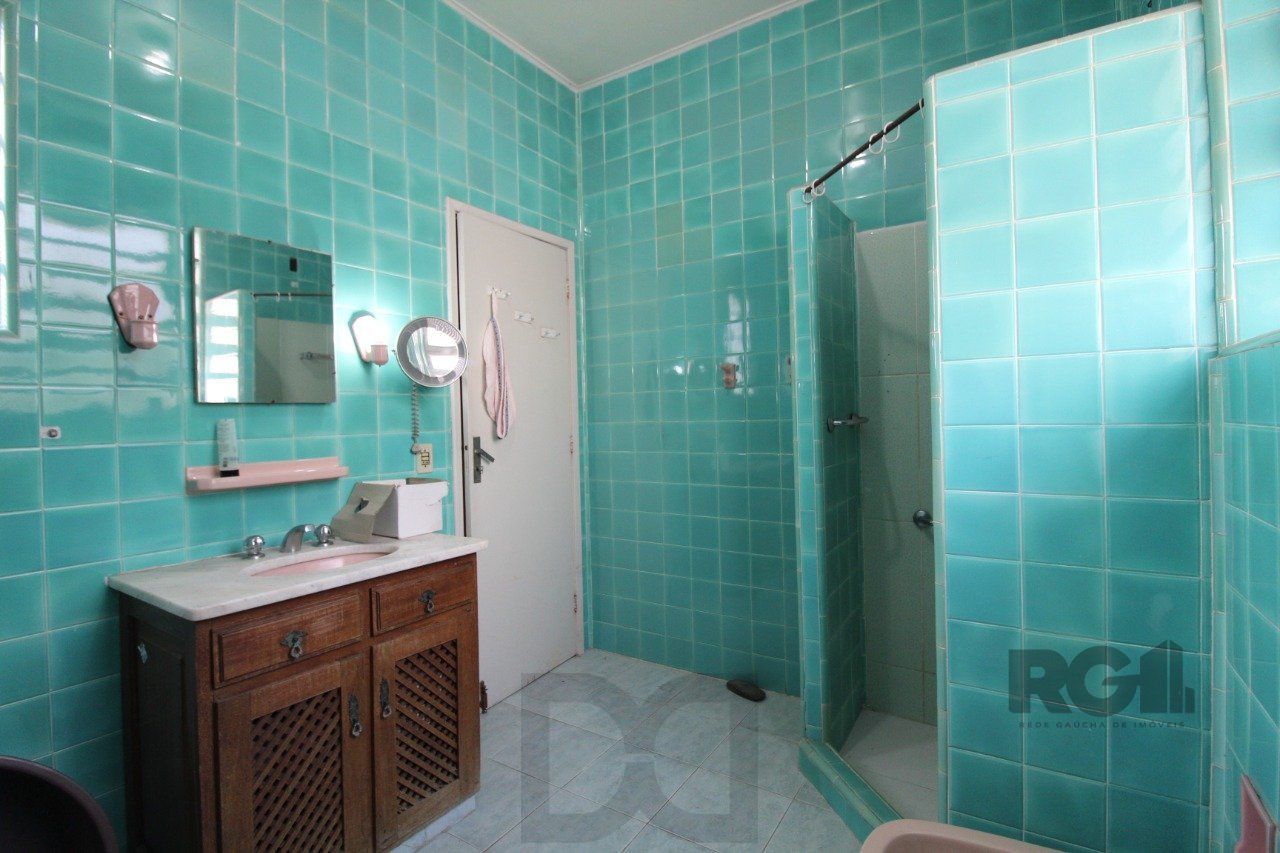 Casa à venda 4 quartos (dormitórios), suíte, 3 vagas - Partenon, Porto Alegre — foto 28