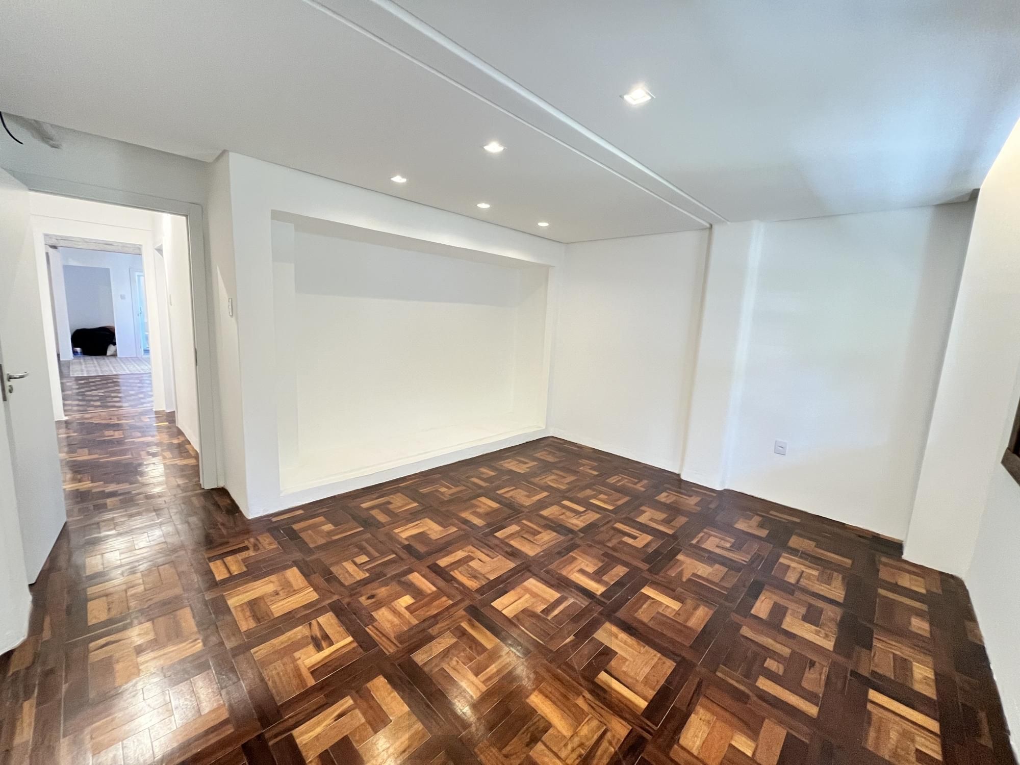 Apartamento reformado de 2 quartos no bairro Moinhos de Vento em POA — foto 21