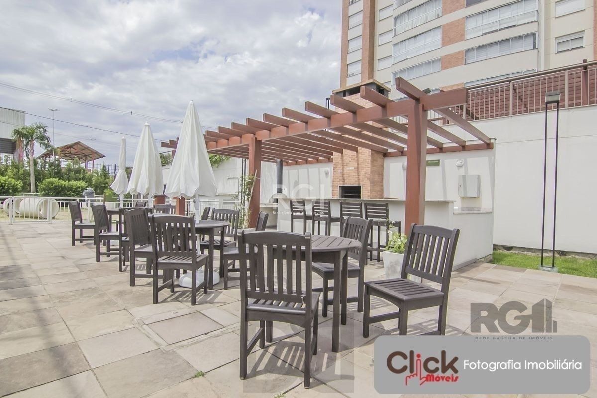 Excelente apartamento, finamente decorado e mobiliado, excelente iluminação, possuindo 03 dormitórios e 03 suites, sendo 01 master — foto 3