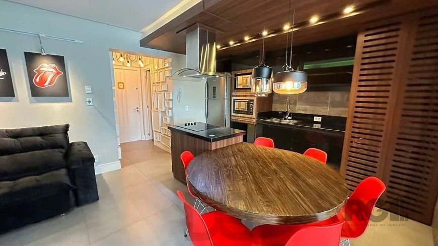 Apartamento 2 dormitórios, sendo 1 suíte, 77 m² de área privativa e 2 vaga(s) de garagem. Localizado na Rua Mario Antunes da Cunha, no bairro Petrópolis em Porto Alegre. — foto 3