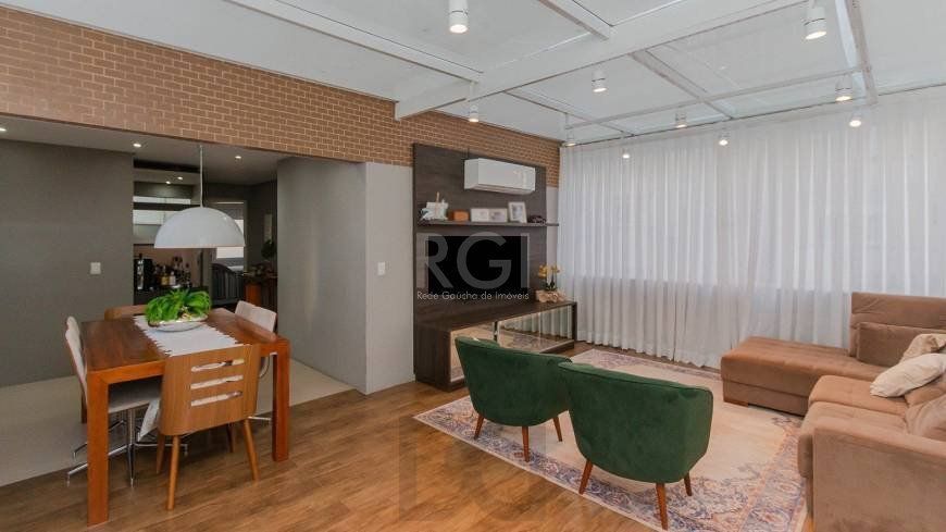 Apartamento de 3 dormitórios e 1 suíte no bairro Floresta em Porto Alegre — foto 1