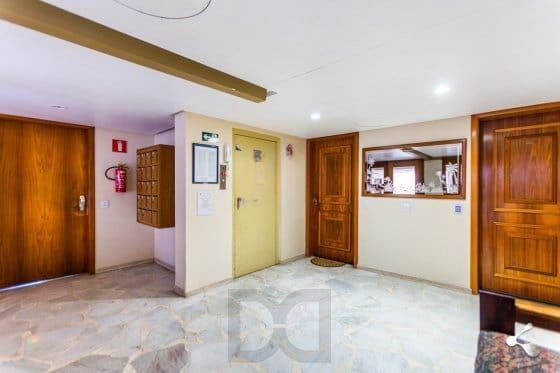 Apartamento de 2 quartos em prédio com elevador no bairro Santana — foto 1
