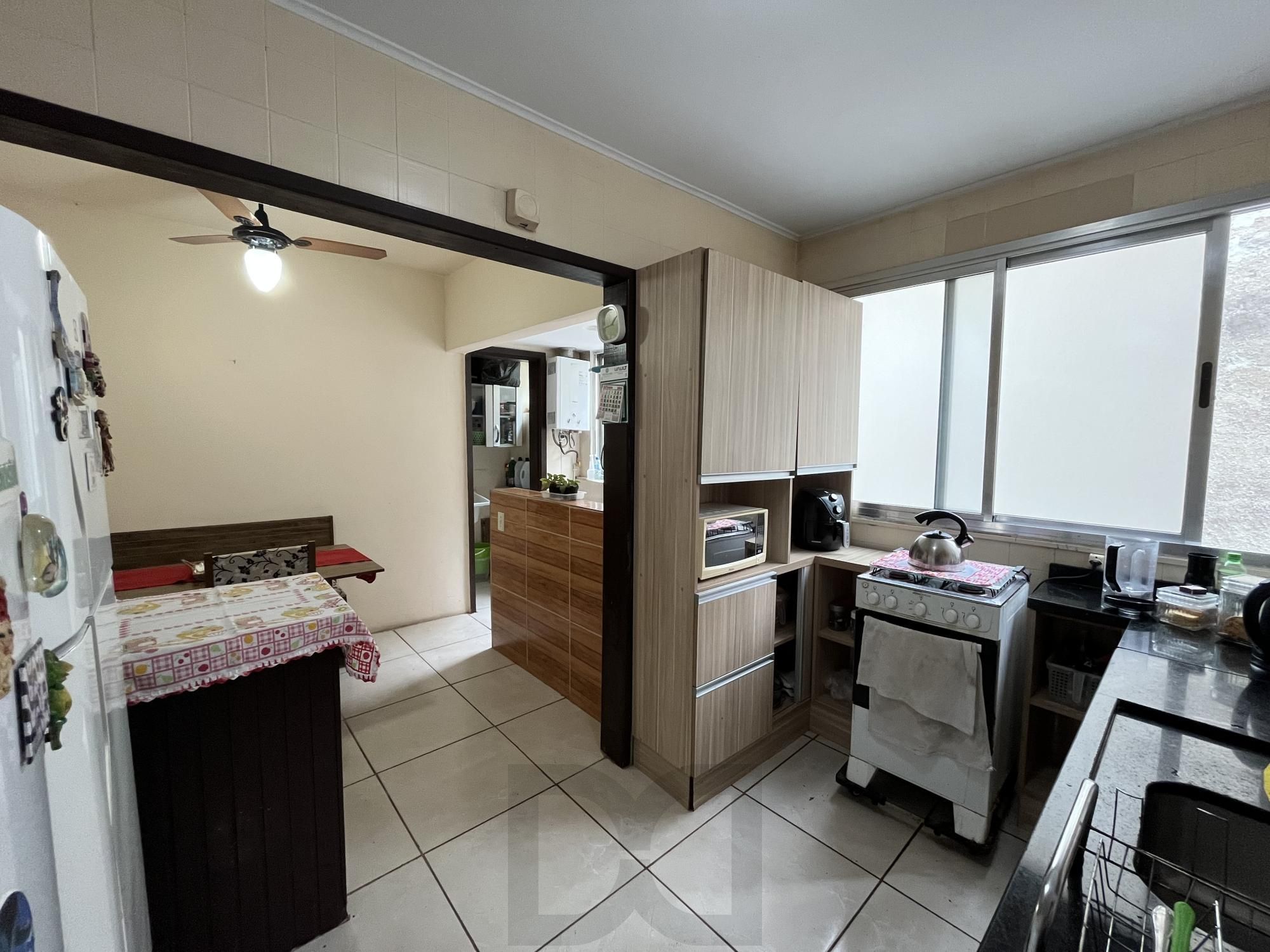 Apartamento de dois quartos com suíte no bairro Menino Deus em Porto Alegre — foto 3