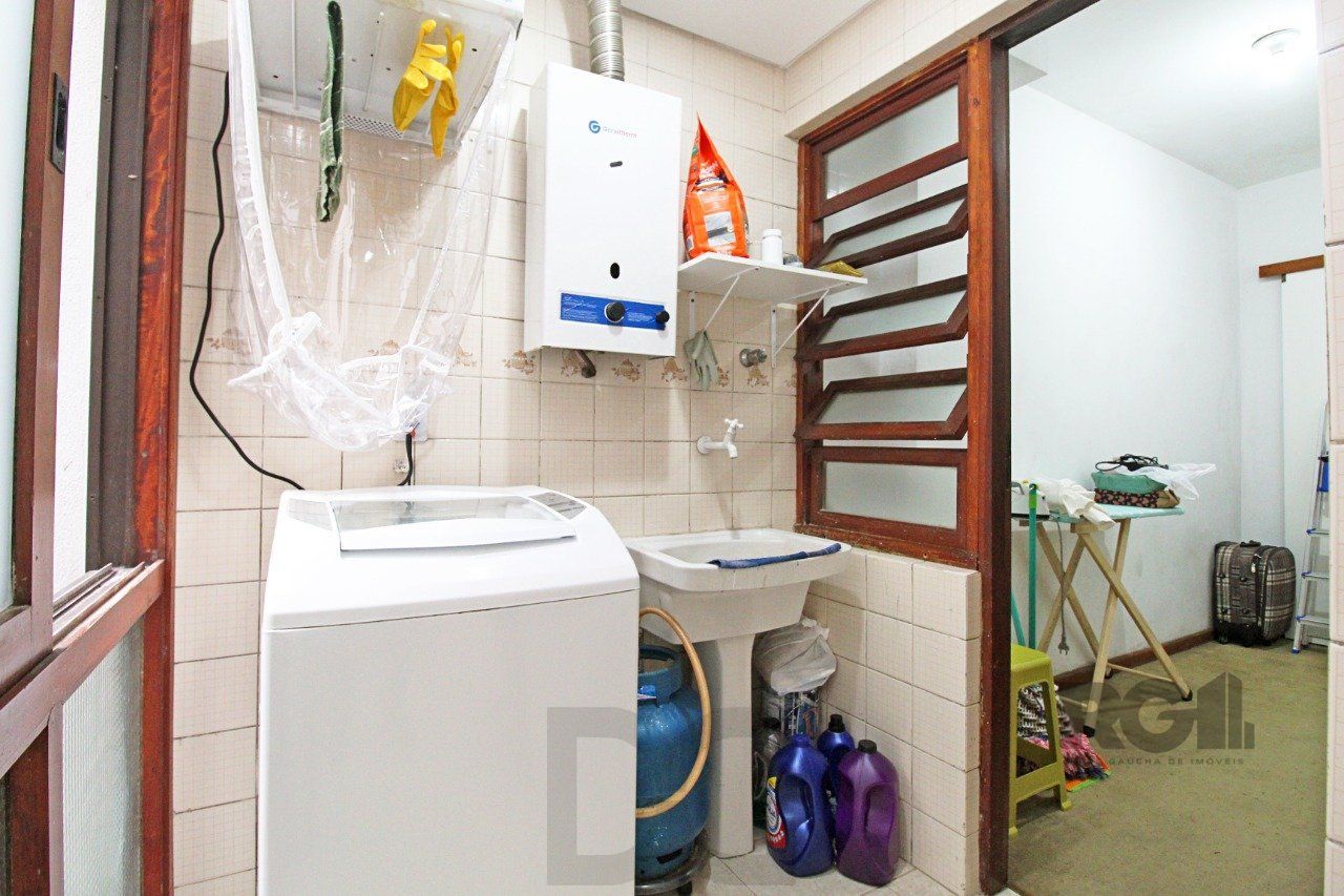 Apartamento de dois dormitórios e dois banheiros no bairro Bom Fim / Rio Branco em Porto Alegre! — foto 18