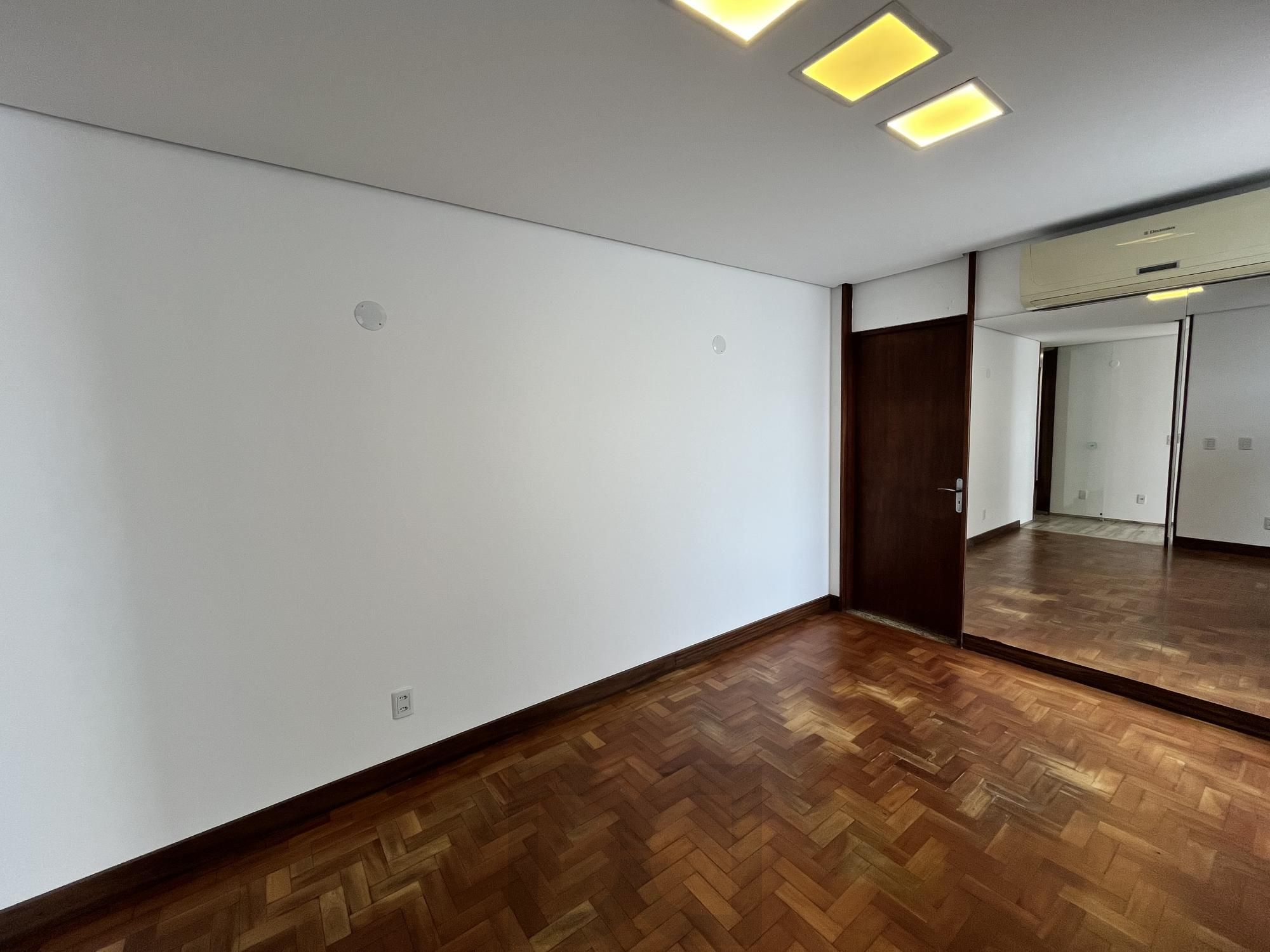 Casa para Venda - 160m², 3 dormitórios, sendo 1 suites, Jardim Botânico — foto 27