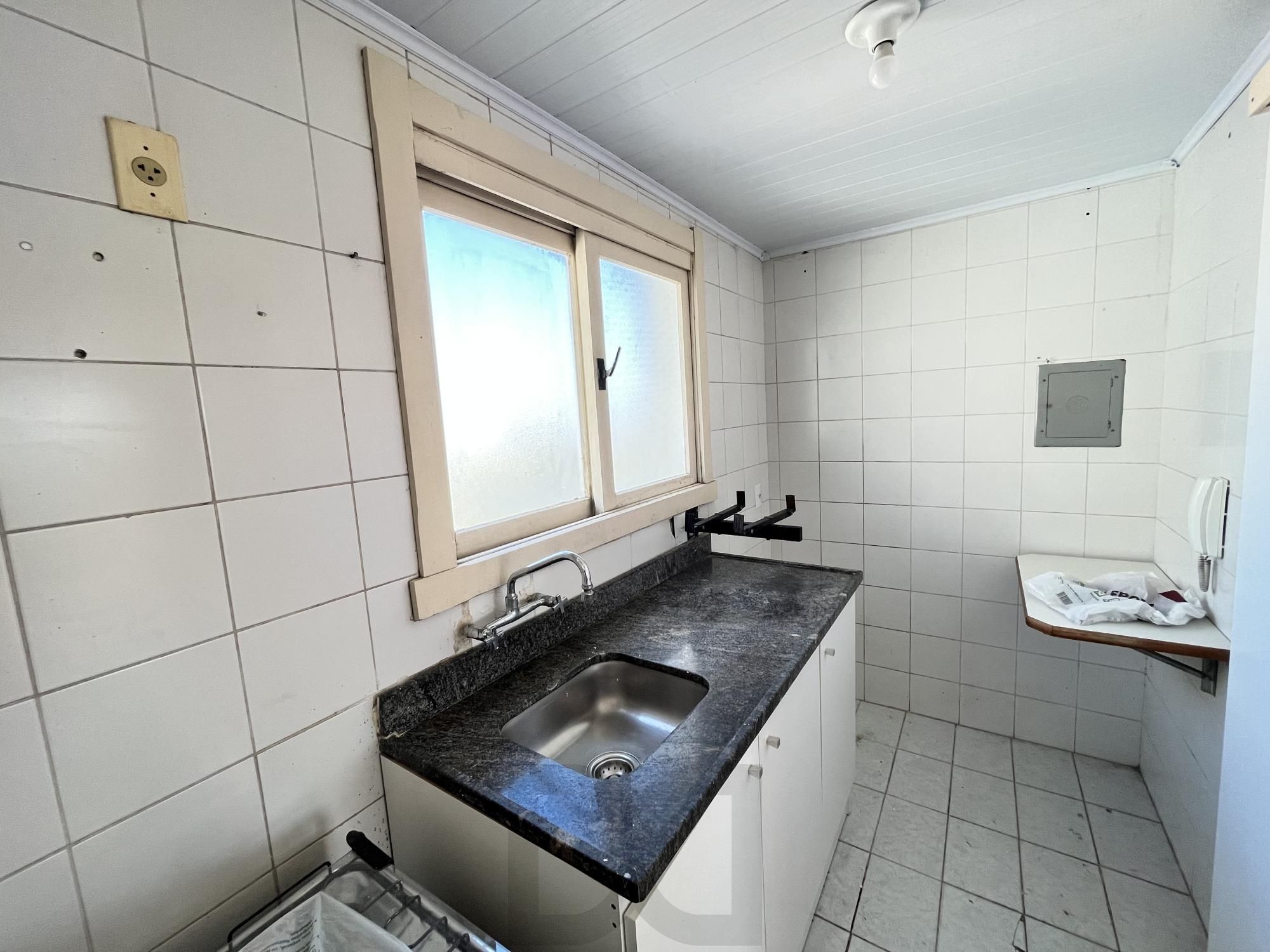 Apartamento de 2 quartos, sacada com churrasqueira e 1 vaga de garagem POA — foto 23