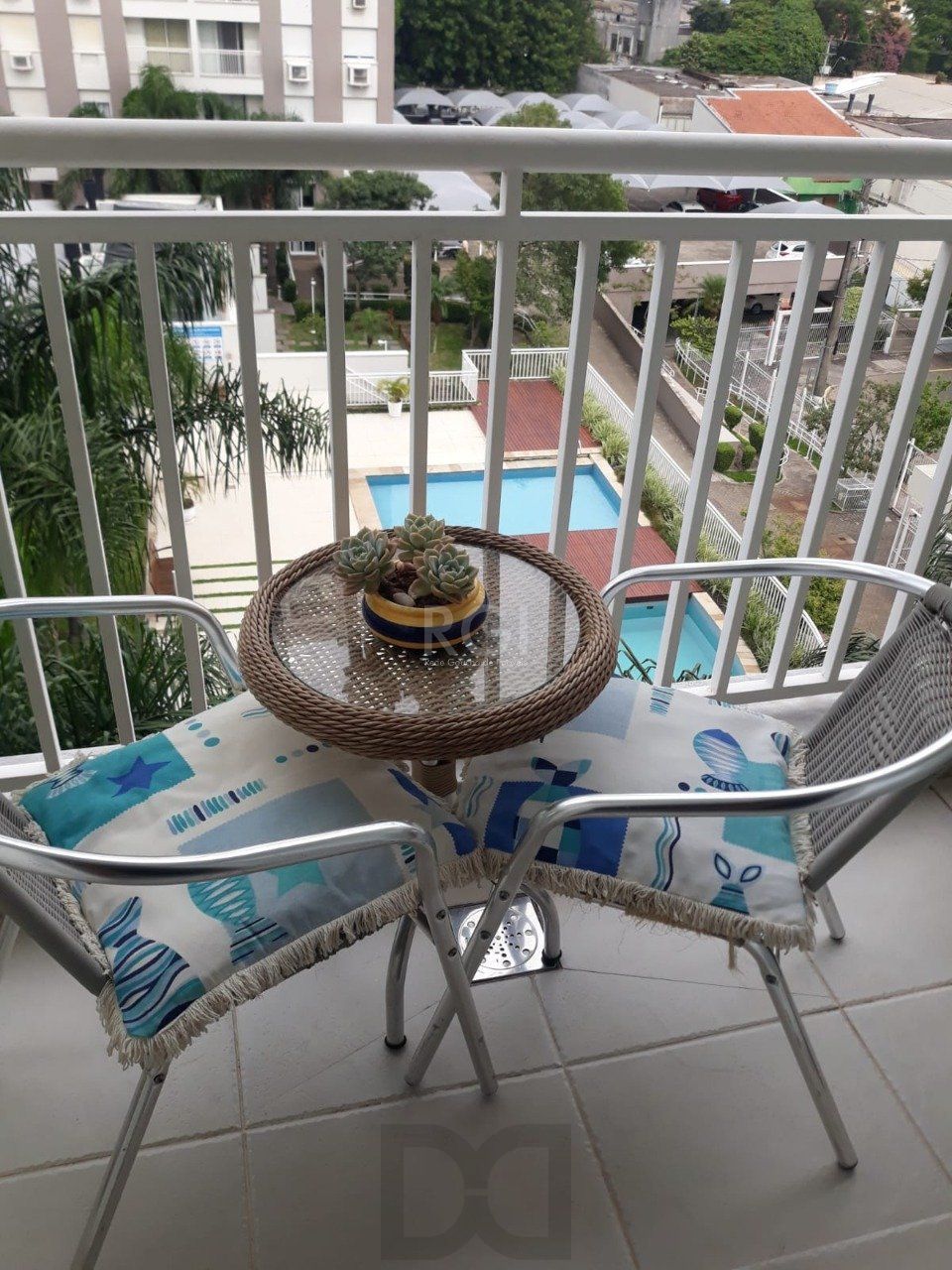 Apartamento de três dormitórios, suíte e uma vaga de garagem no bairro Cristo Redentor em Porto Alegre. — foto 6