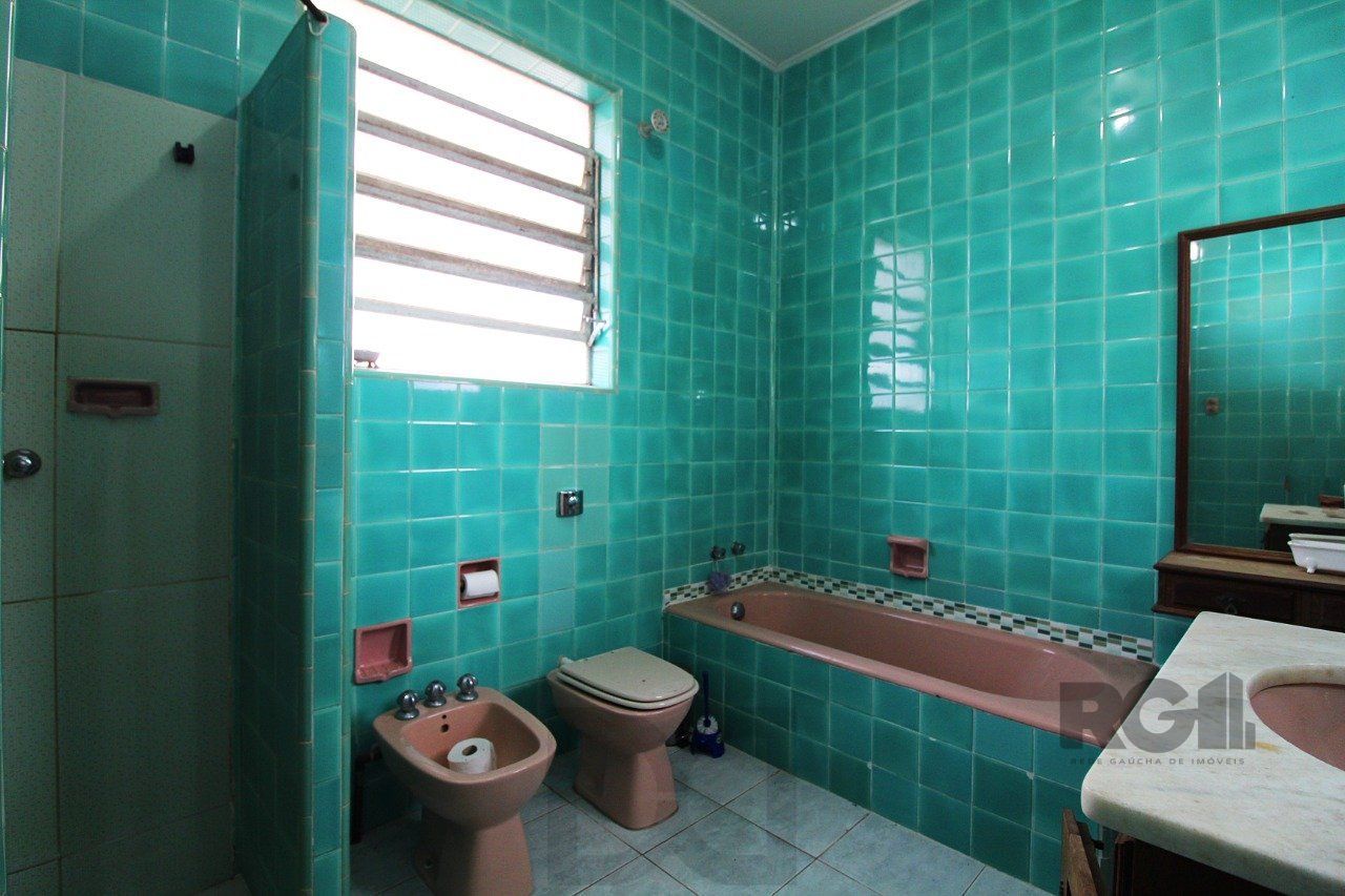 Casa à venda 4 quartos (dormitórios), suíte, 3 vagas - Partenon, Porto Alegre — foto 27