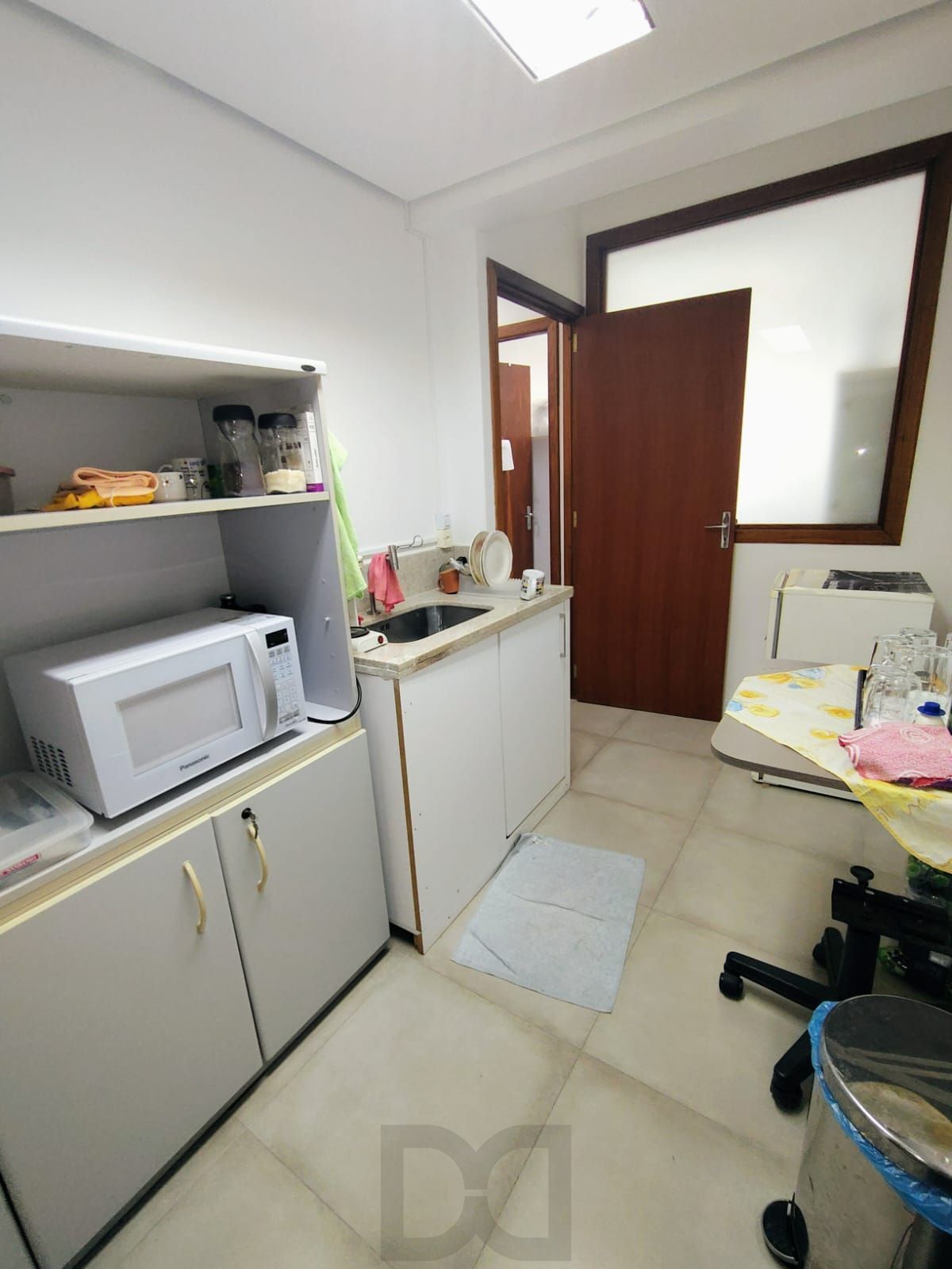 Sala ampla pois é ligada a outra ao lado do Colégio Santa Inês perto do Zaffari. — foto 16