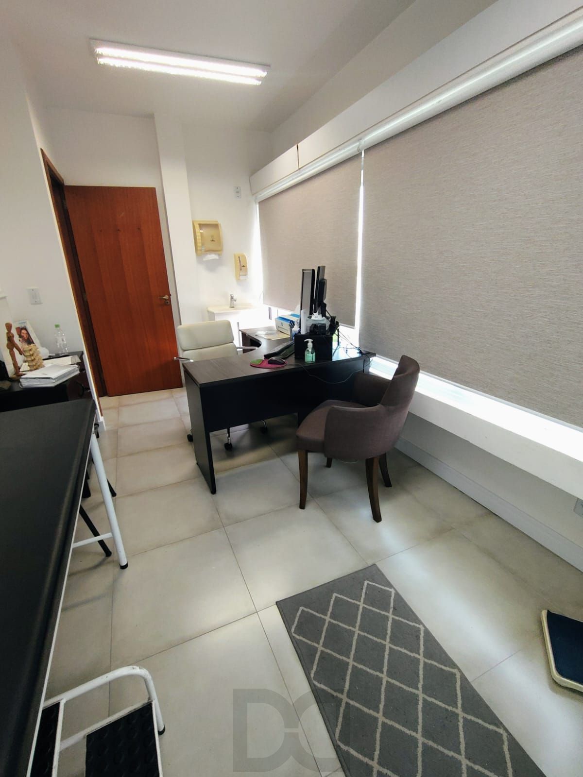 Sala ampla pois é ligada a outra ao lado do Colégio Santa Inês perto do Zaffari. — foto 11