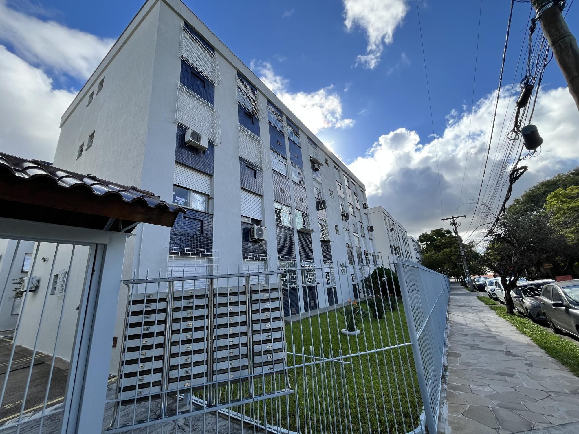 Apartamento JK transformado 1 Dormitório Bairro Passo da Areia — foto 1