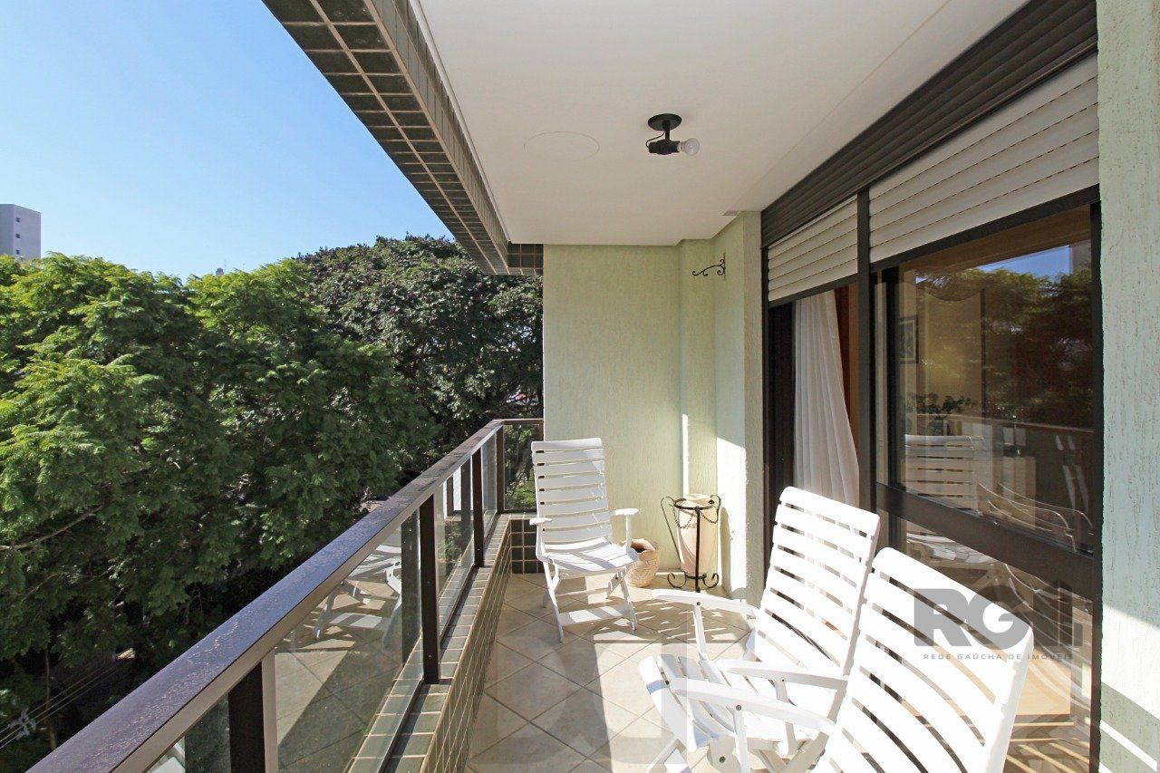 Apartamento de 3 dormitórios, suíte e 2 vagas de garagem no bairro Petrópolis em Porto Alegre — foto 6