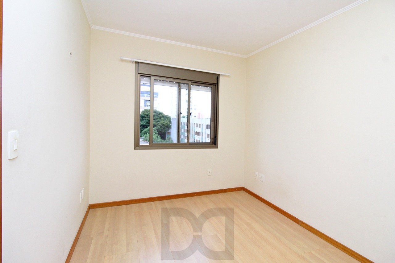 Apartamento de três dormitórios, suíte e uma vaga de garagem no bairro Santana — foto 2