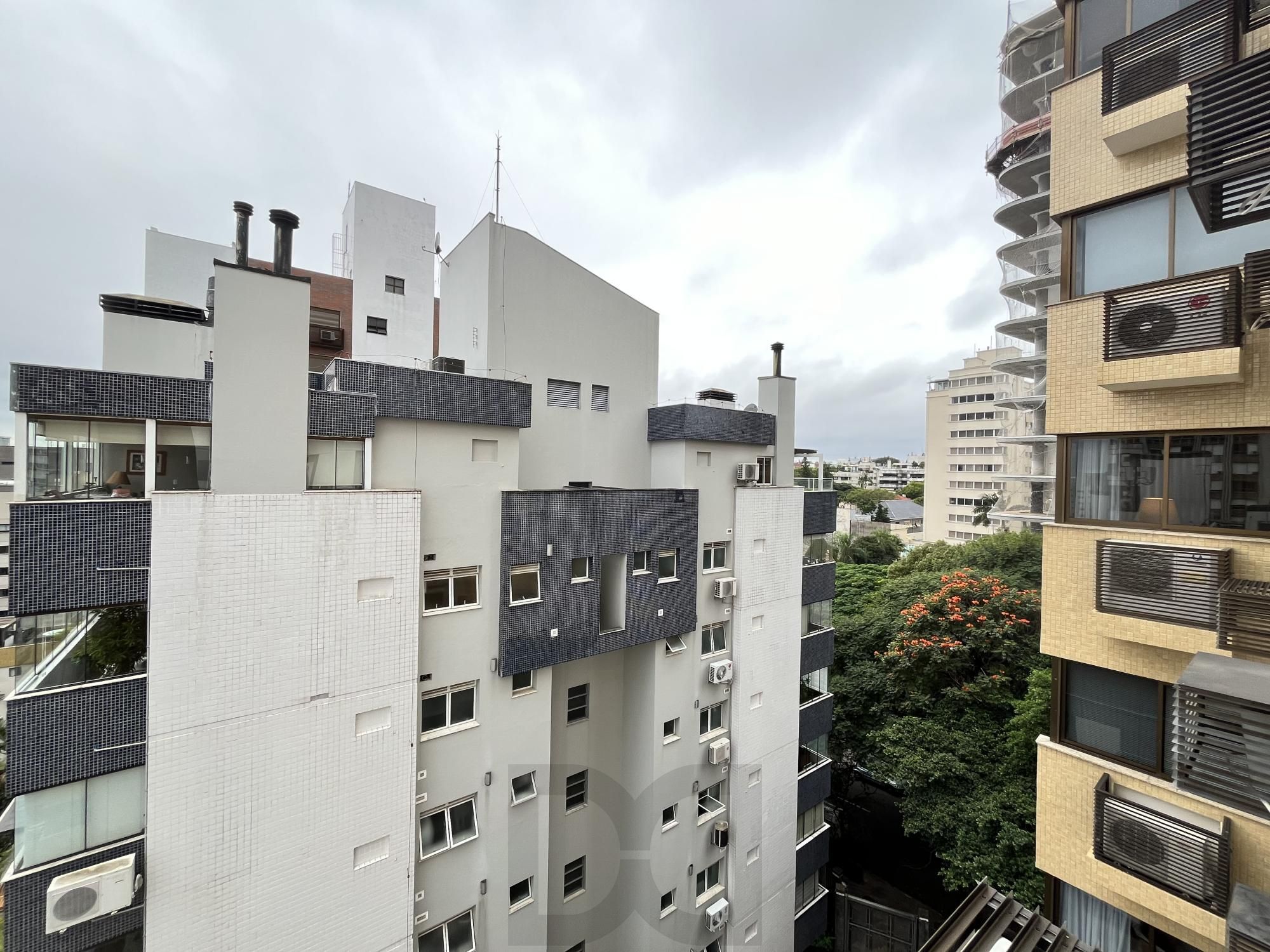 Apartamento de 3 quartos, suíte e 4 vagas de garagem no bairro Rio Branco em POA — foto 28