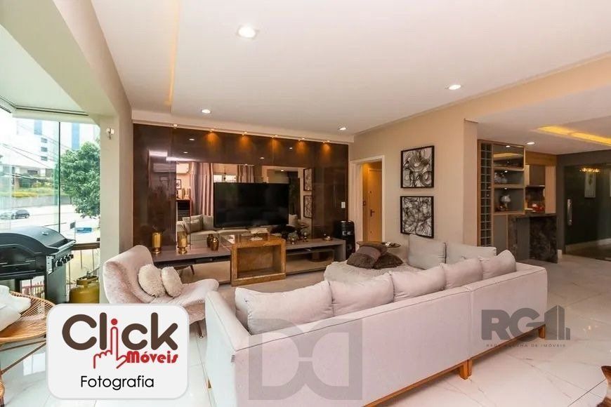 Apartamento 4 dormitórios, sendo 1 suíte, 193 m² de área privativa e 2 vaga(s) de garagem. Localizado na Rua/Av. Carlos Gomes, no bairro Auxiliadora em Porto Alegre. — foto 2