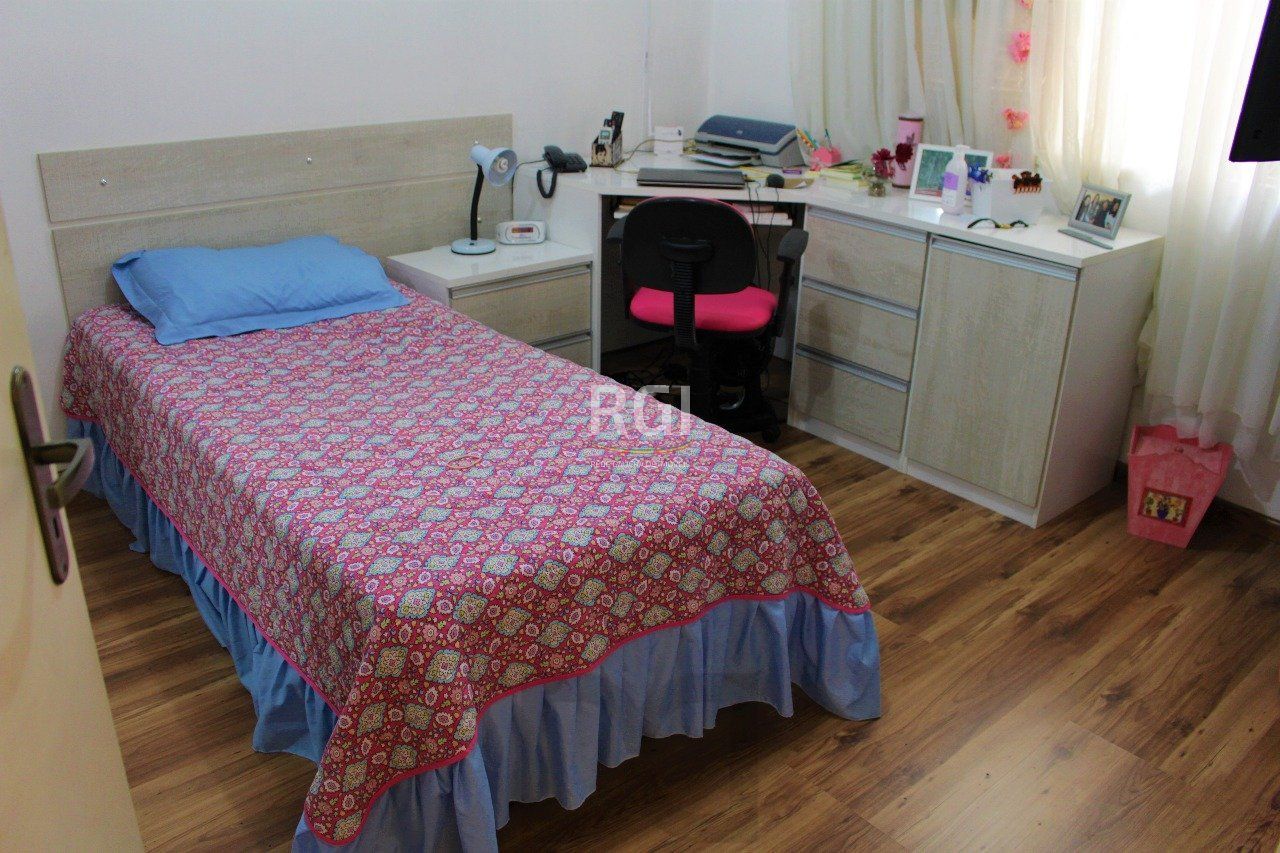 Casa para Venda - 208m², 3 dormitórios, 1 vaga - Partenon — foto 9