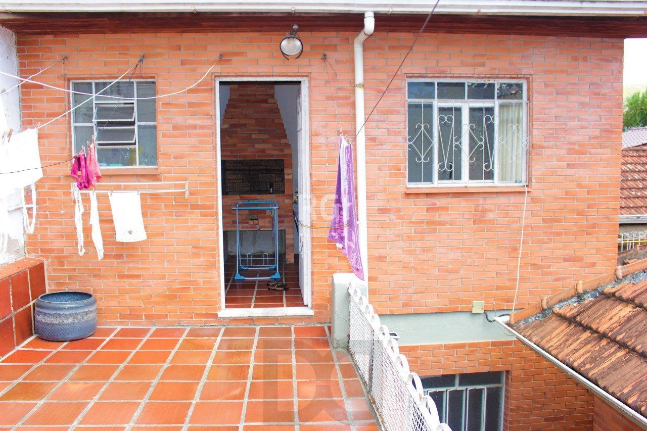 Casa para Venda - 208m², 3 dormitórios, 1 vaga - Partenon — foto 13