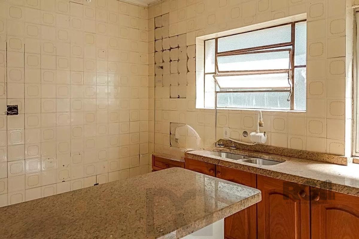 Apartamento amplo com dois dormitórios no bairro Rio Branco em Porto Alegre. — foto 16
