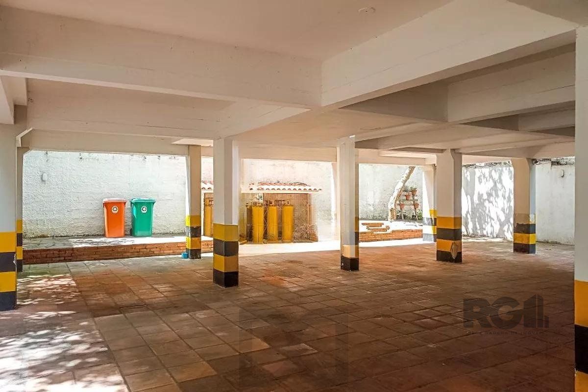 Apartamento amplo com dois dormitórios no bairro Rio Branco em Porto Alegre. — foto 13