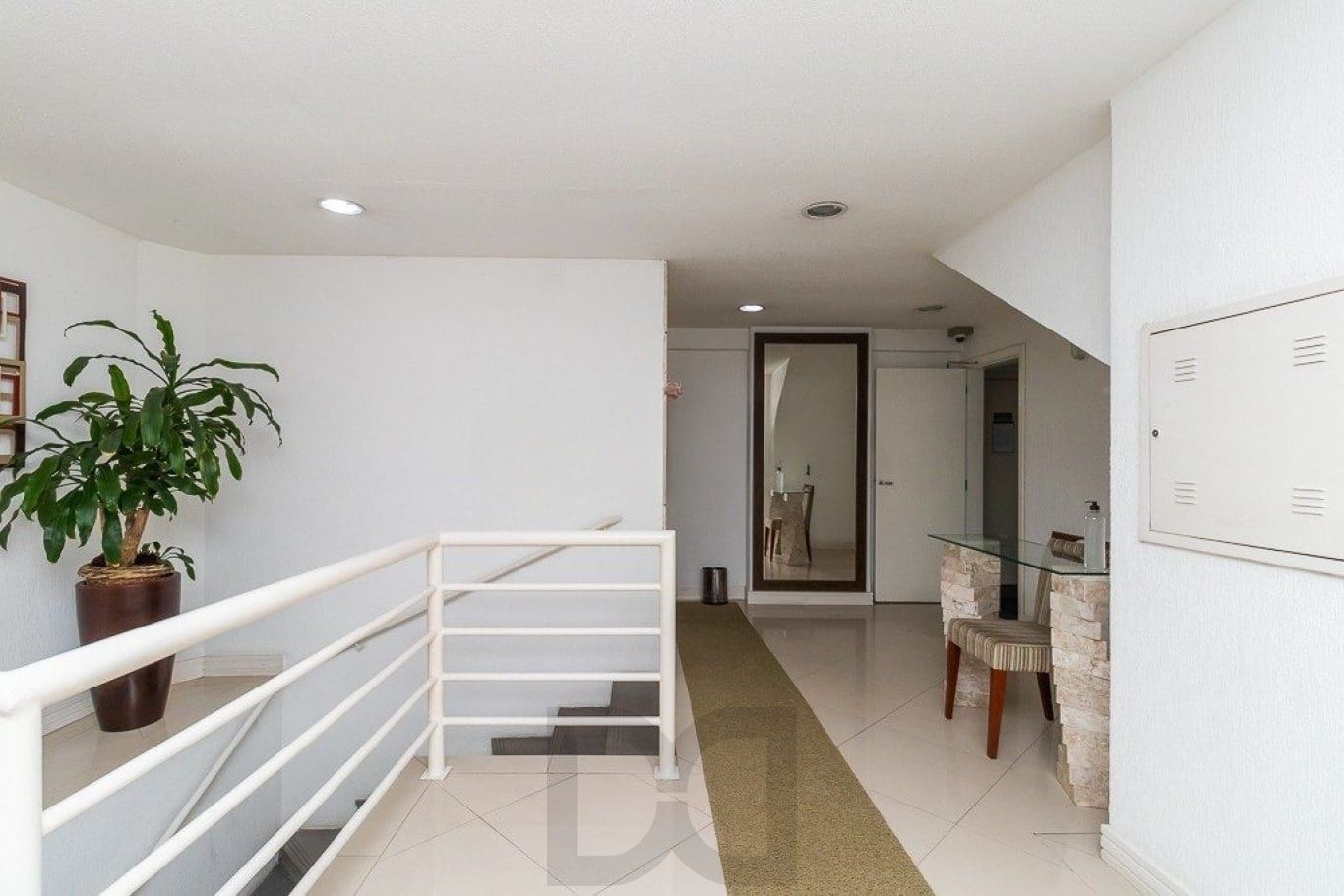 Apartamento de 2 quartos, suíte e 1 vaga de garagem no bairro Jardim Botânico — foto 2