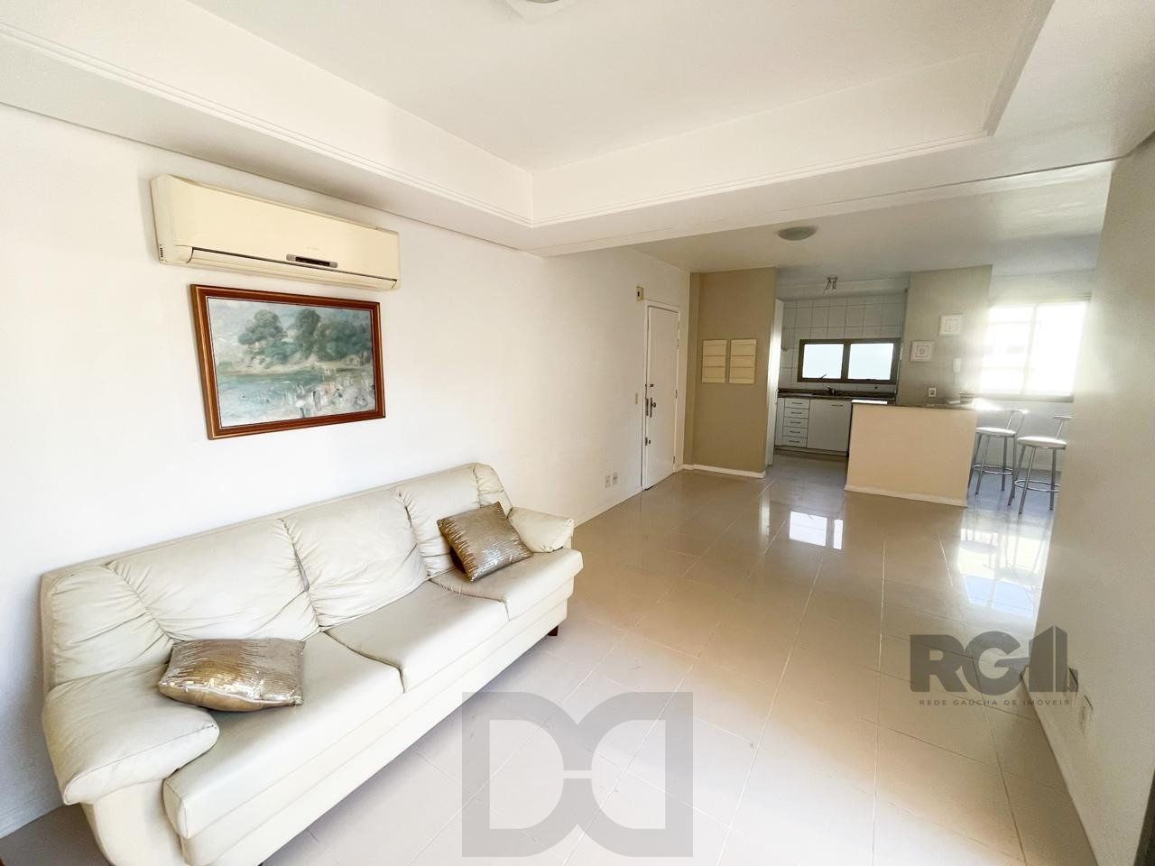 Apartamento de três quartos, suíte, churrasqueira e duas vagas de garagem (box duplo) no bairro Auxiliadora em Porto Alegre. — foto 4